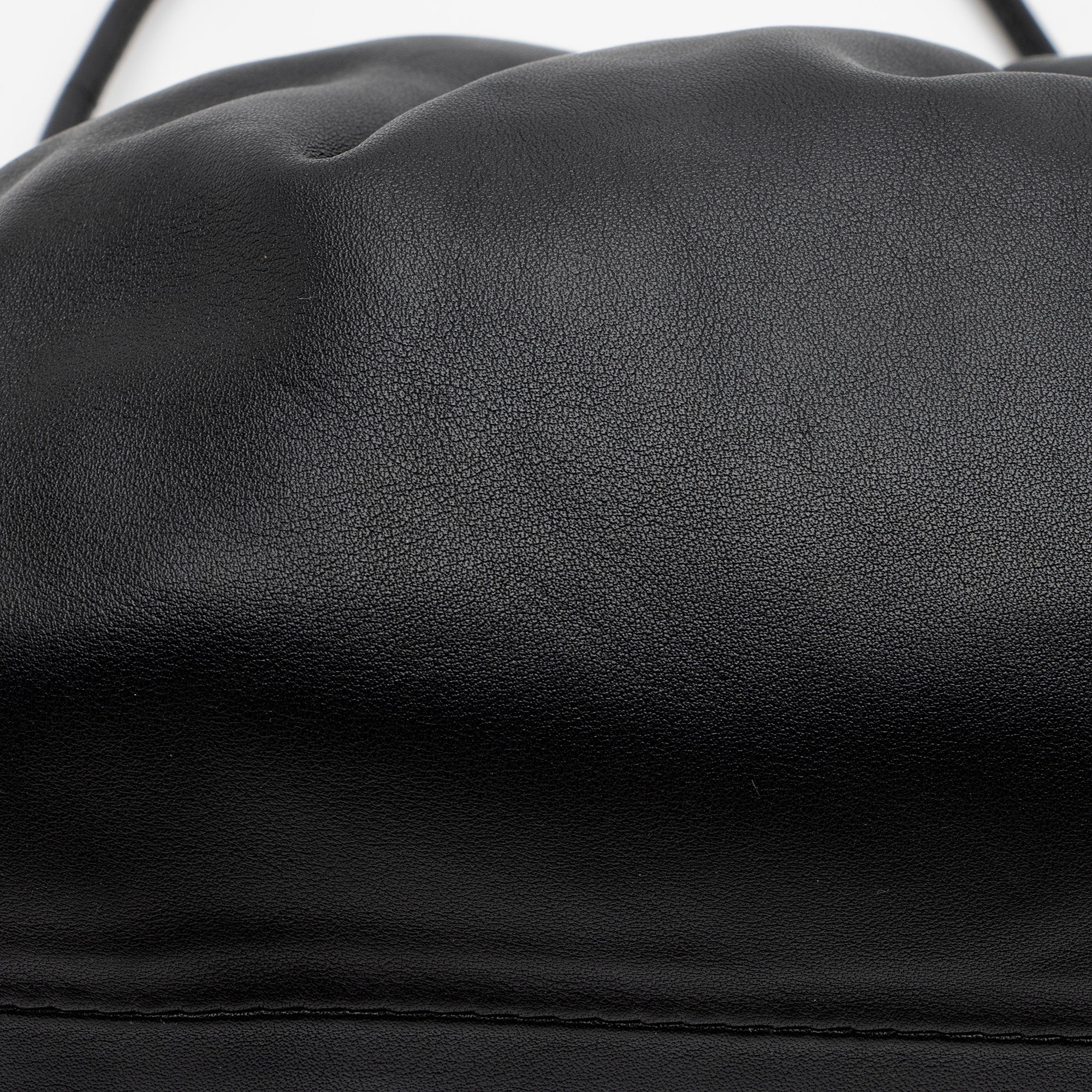 Bottega Veneta Calfskin Mini Pouch (SHF-B5fYeM)
