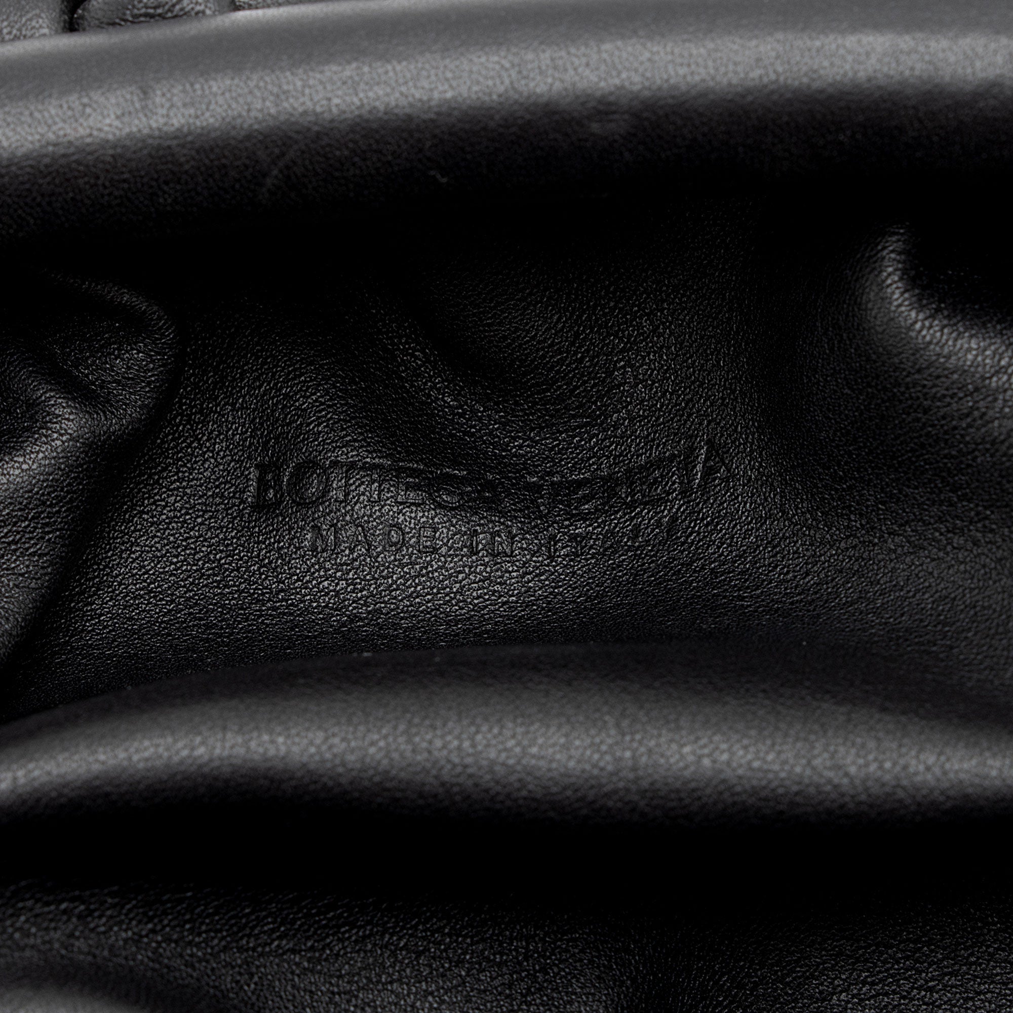 Bottega Veneta Calfskin Mini Pouch (SHF-B5fYeM)