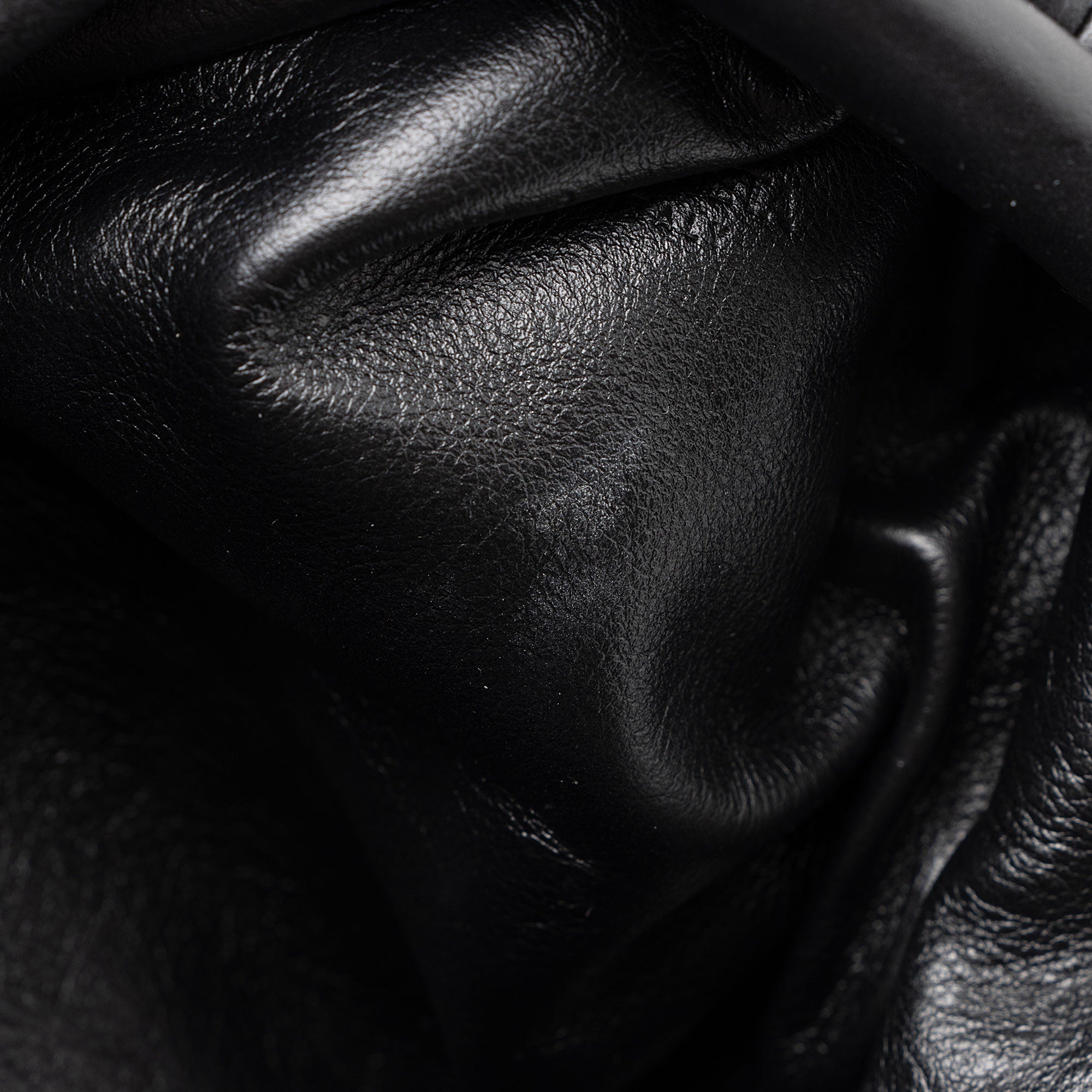 Bottega Veneta Calfskin Mini Pouch (SHF-MYjc4F)