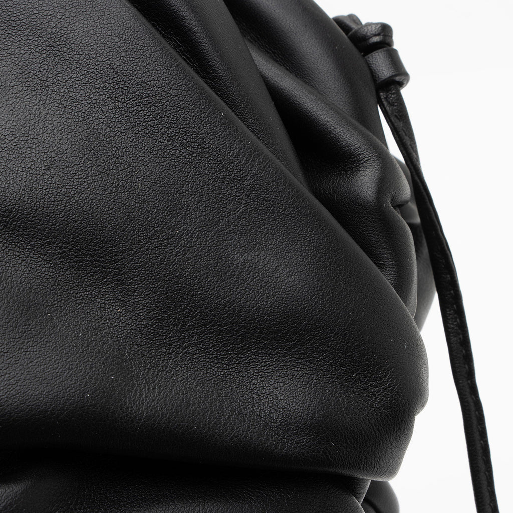 Bottega Veneta Calfskin Mini Pouch (SHF-MYjc4F)