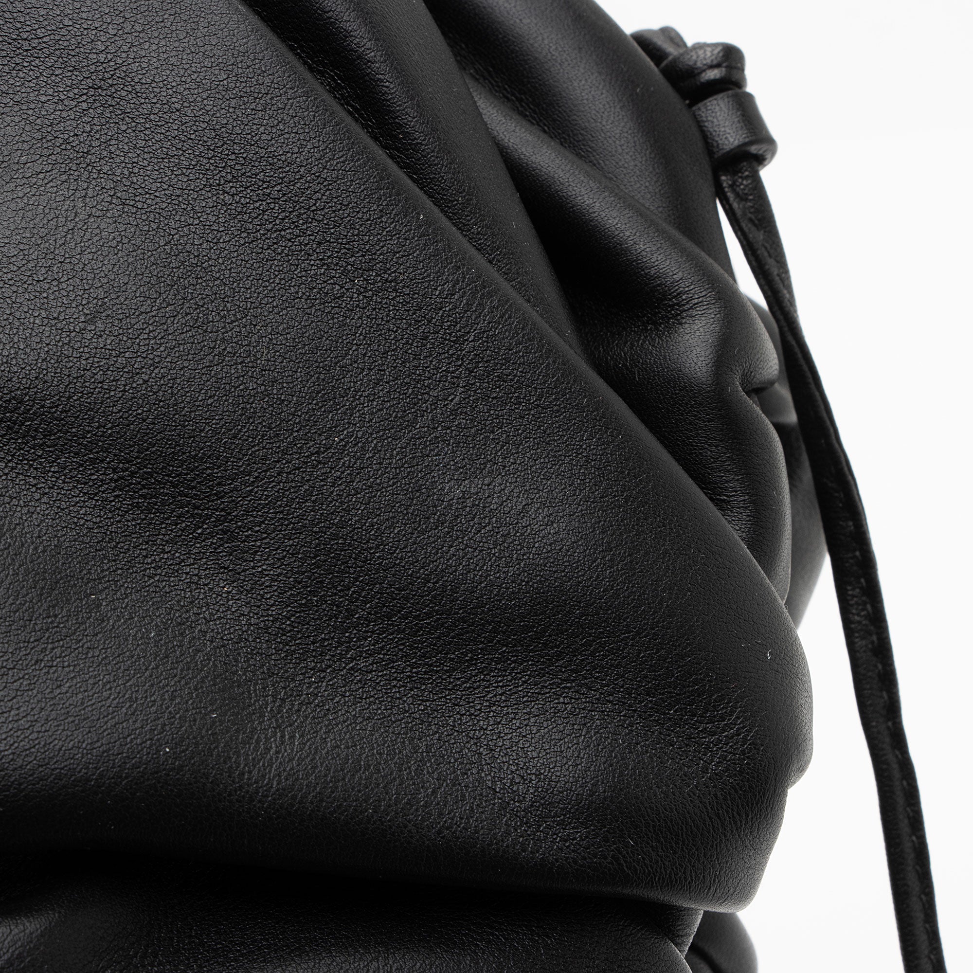 Bottega Veneta Calfskin Mini Pouch (SHF-MYjc4F)