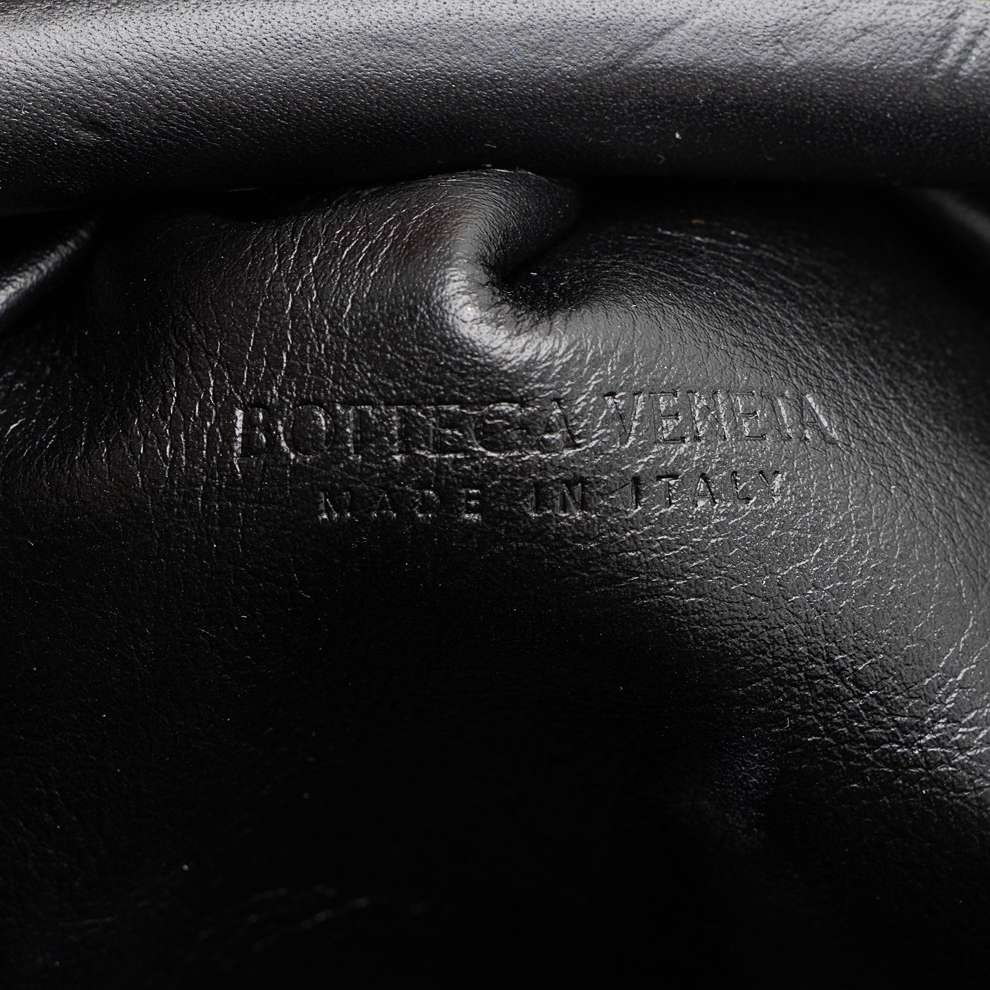Bottega Veneta Calfskin Mini Pouch (SHF-MYjc4F)