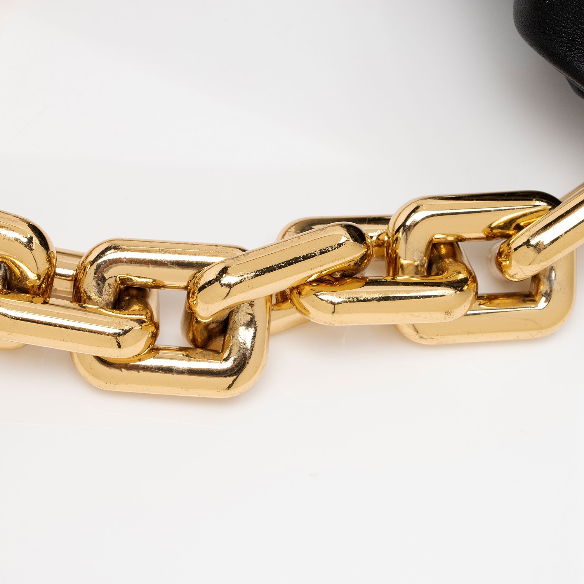 Bottega Veneta Calfskin The Chain Pouch (SHF-6ijP3Y)