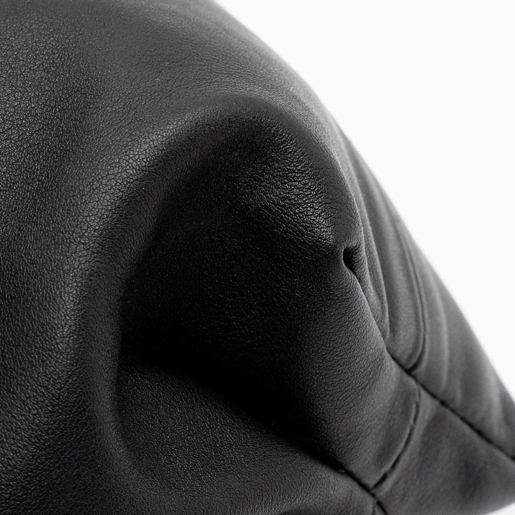 Bottega Veneta Calfskin The Chain Pouch (SHF-6ijP3Y)