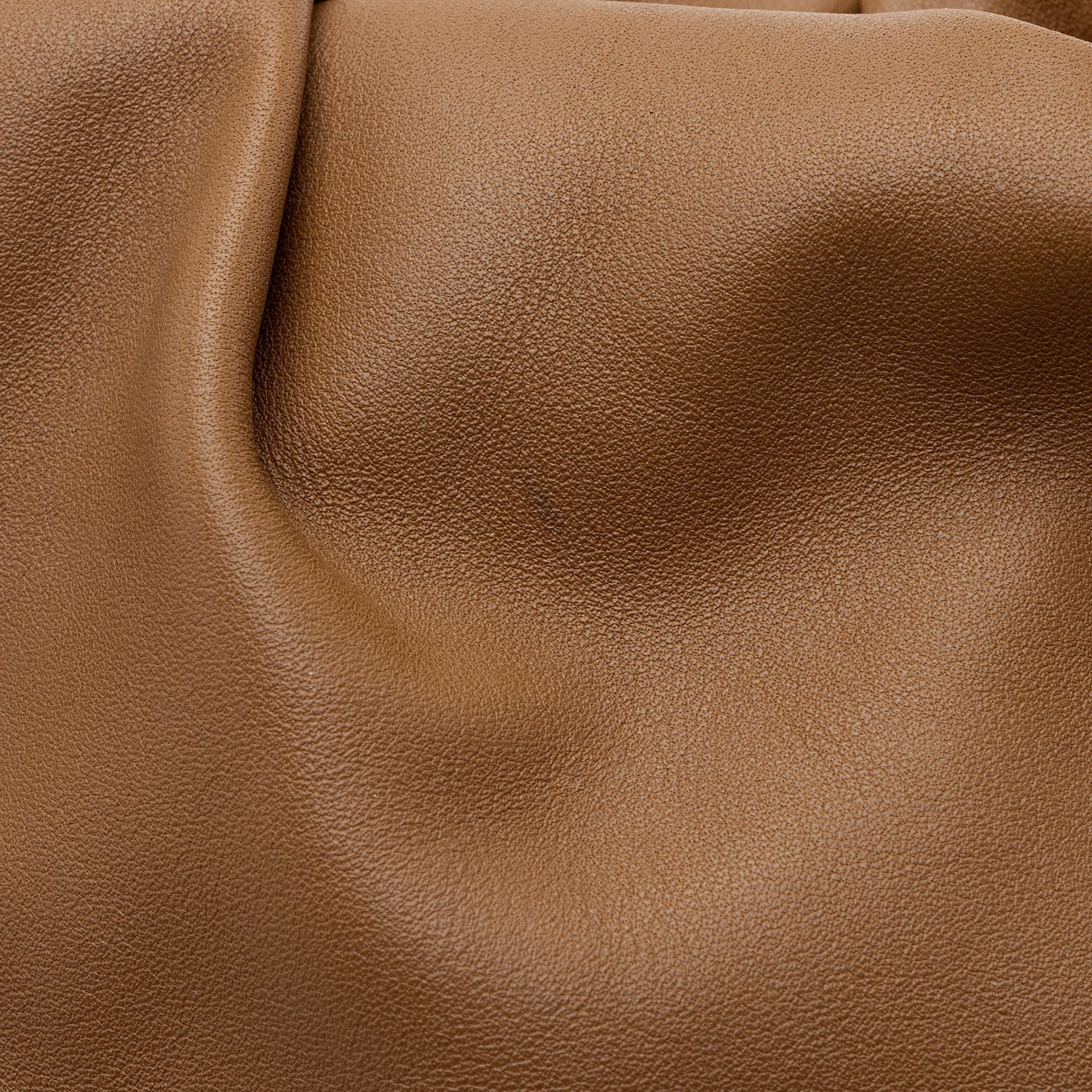 Bottega Veneta Calfskin The Chain Pouch (SHF-birXYM)