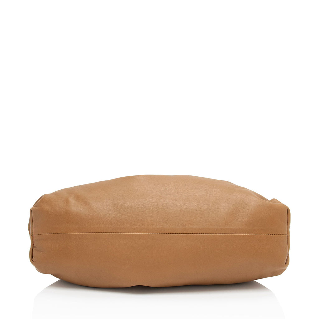 Bottega Veneta Calfskin The Pouch Clutch (SHF-MhxRoc)