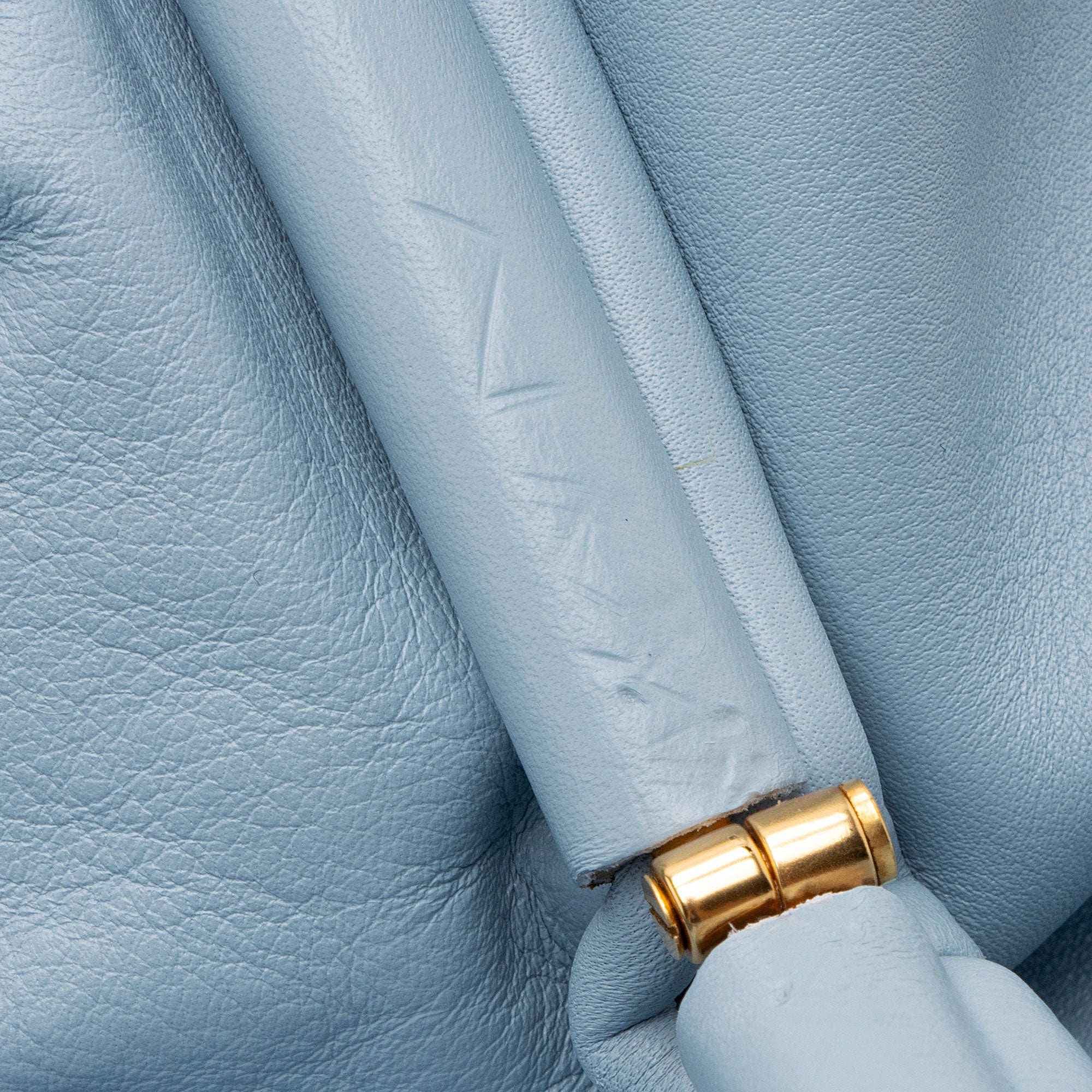Bottega Veneta Calfskin The Pouch Clutch (SHF-4wgbRY)