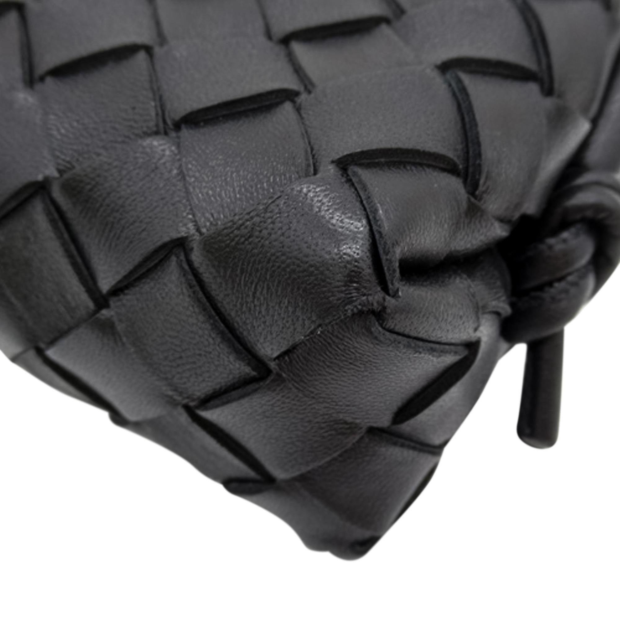 Bottega Veneta Candy Intrecciato Loop Camera Bag (SHG-rDq8tB)