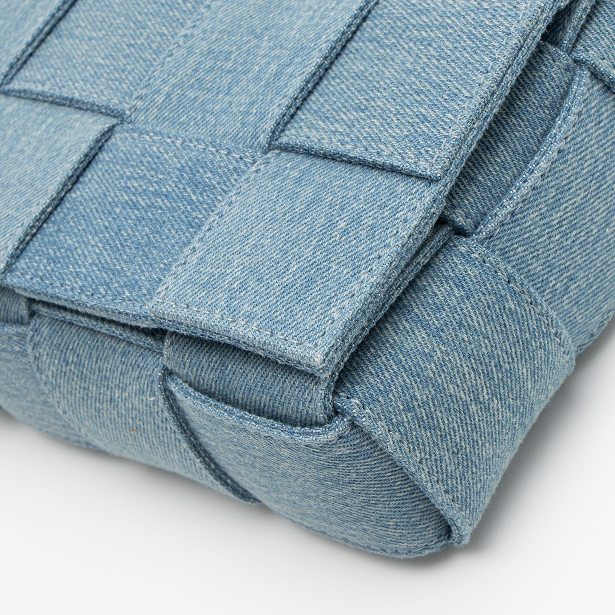 Bottega Veneta Denim Intrecciato Cassette Crossbody (SHF-bjvGME)