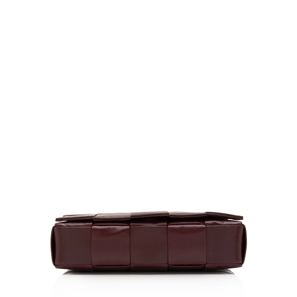 Bottega Veneta Distressed Calfskin Cassette Small Crossbody Bag (SHF-K6GzFo)