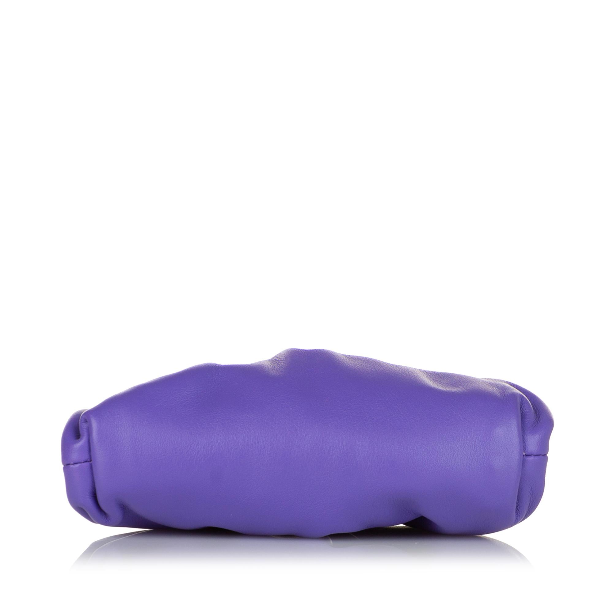 Bottega Veneta Extra Mini Pouch Leather Clutch (SHG-lEtw68)