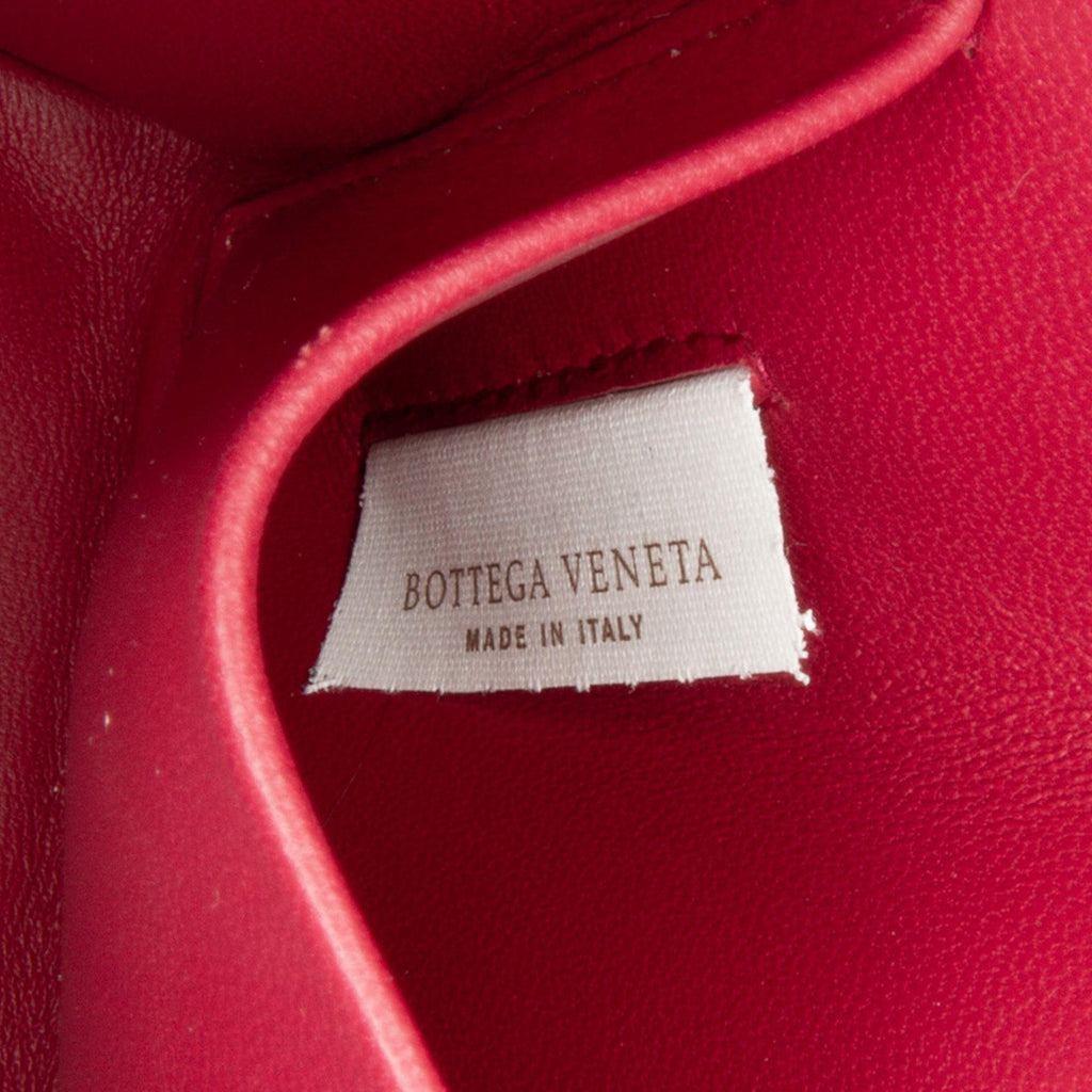 Bottega Veneta Half Moon Crossbody Bag (SHG-k2TCh1)