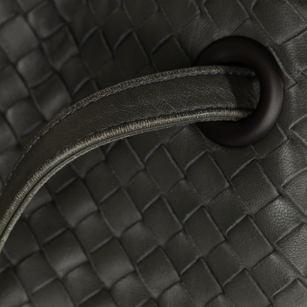 Bottega Veneta Intrecciato Bella Handbag (SHG-fEWWR0)