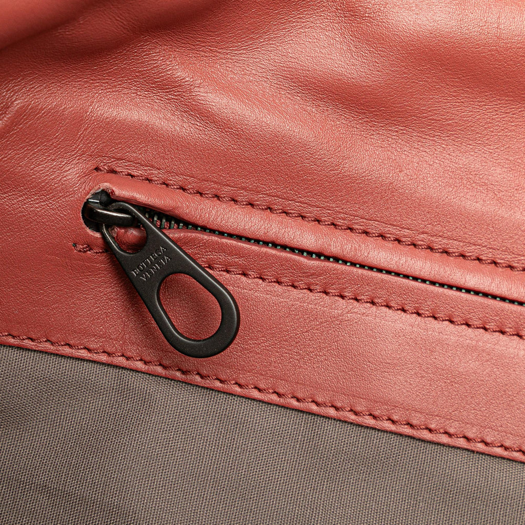 Bottega Veneta Intrecciato Belt Strap Tote Bag (SHG-dyfnpC)
