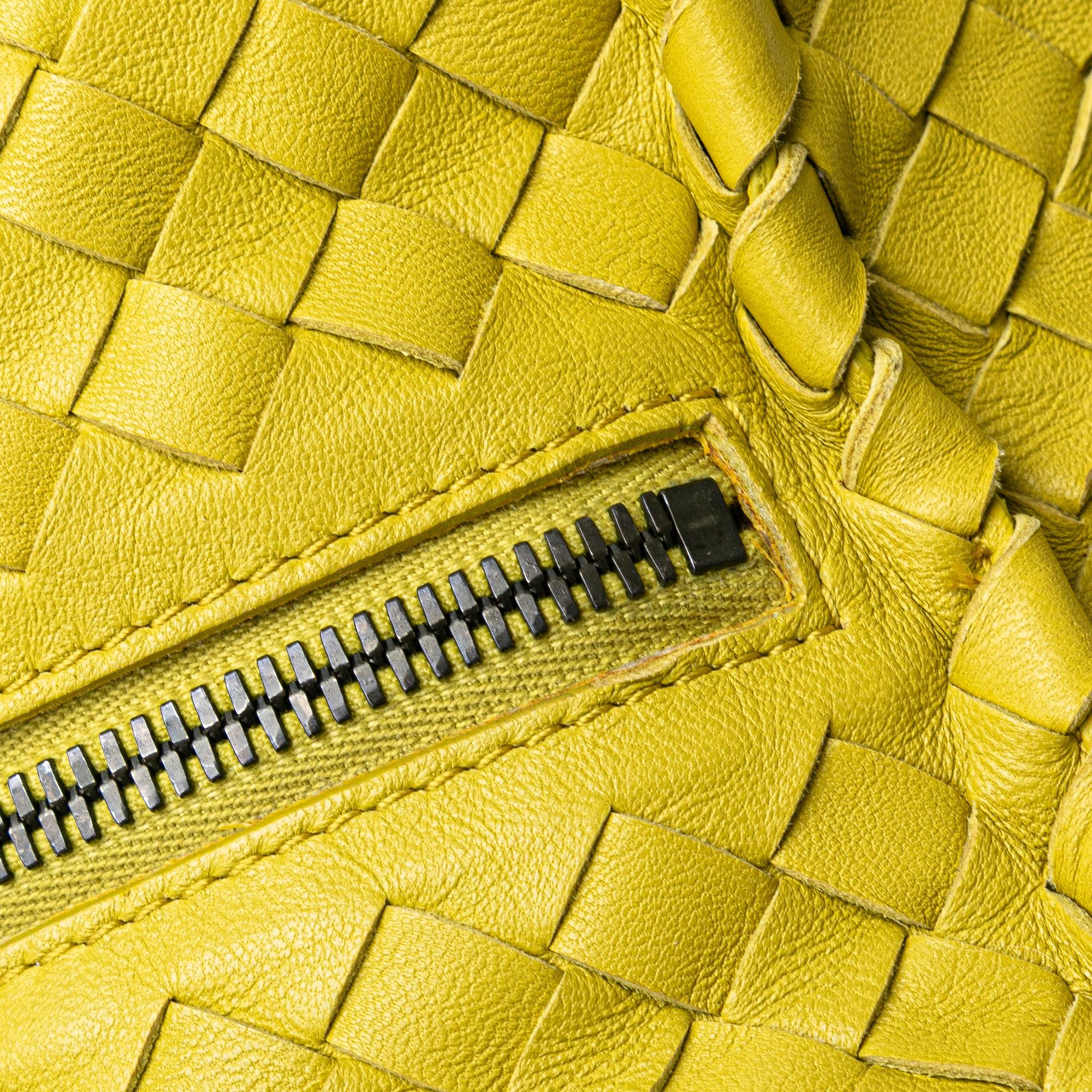 Bottega Veneta Intrecciato Brick Tote (SHG-uyGevG)