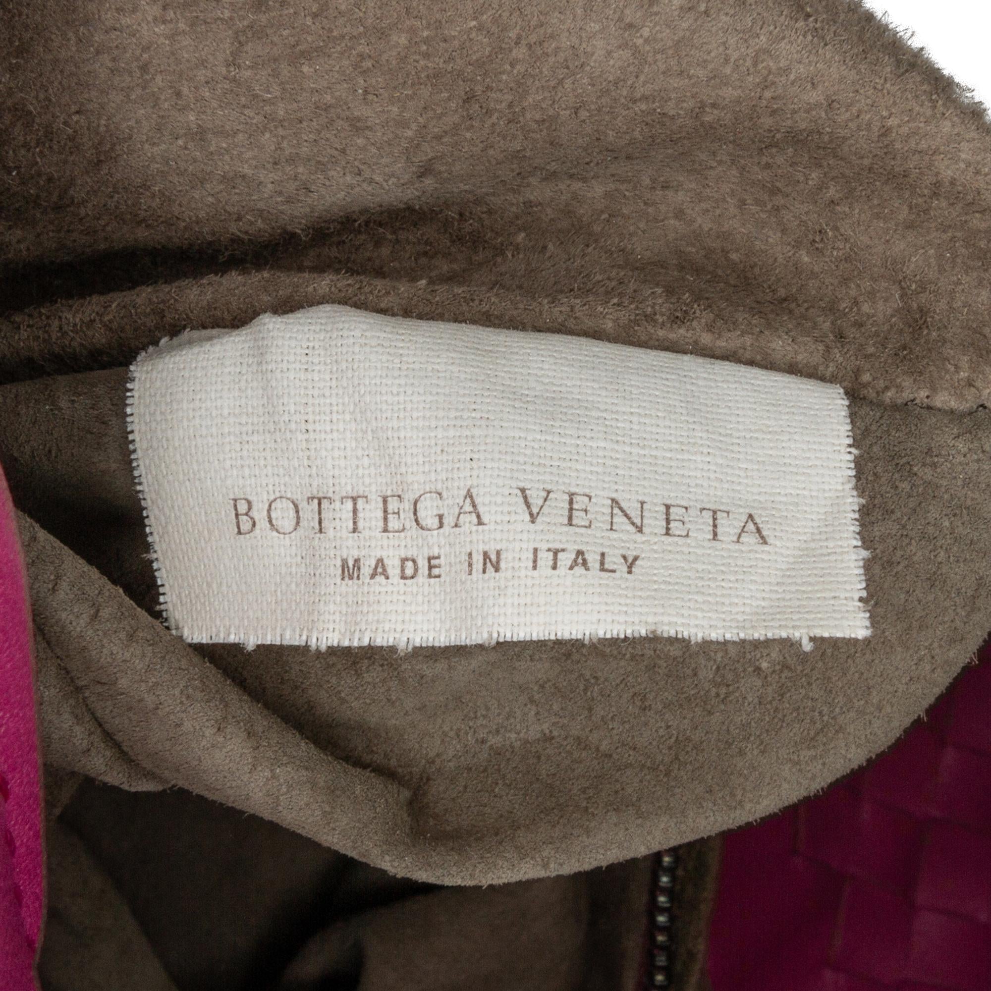 Bottega Veneta Intrecciato Bucket Bag (SHG-xSmsSm)