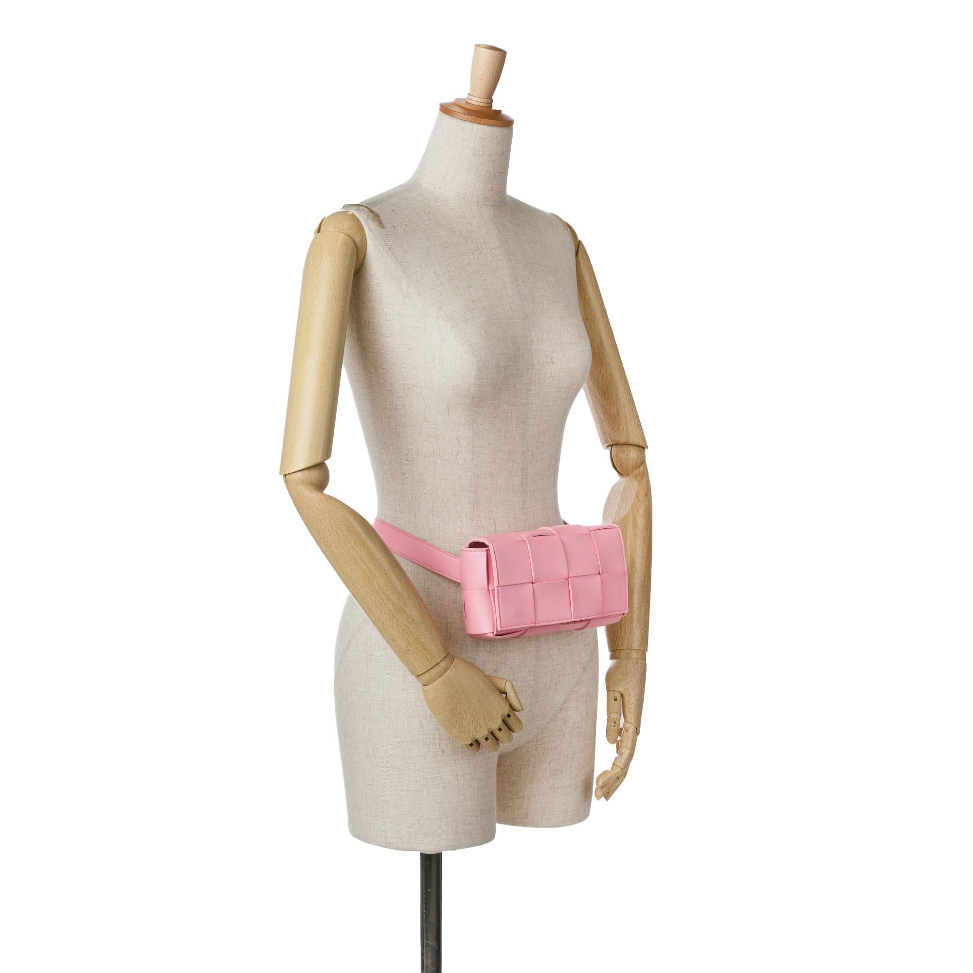 Bottega Veneta Intrecciato Cassette Belt Bag (SHG-8i0Zg2)