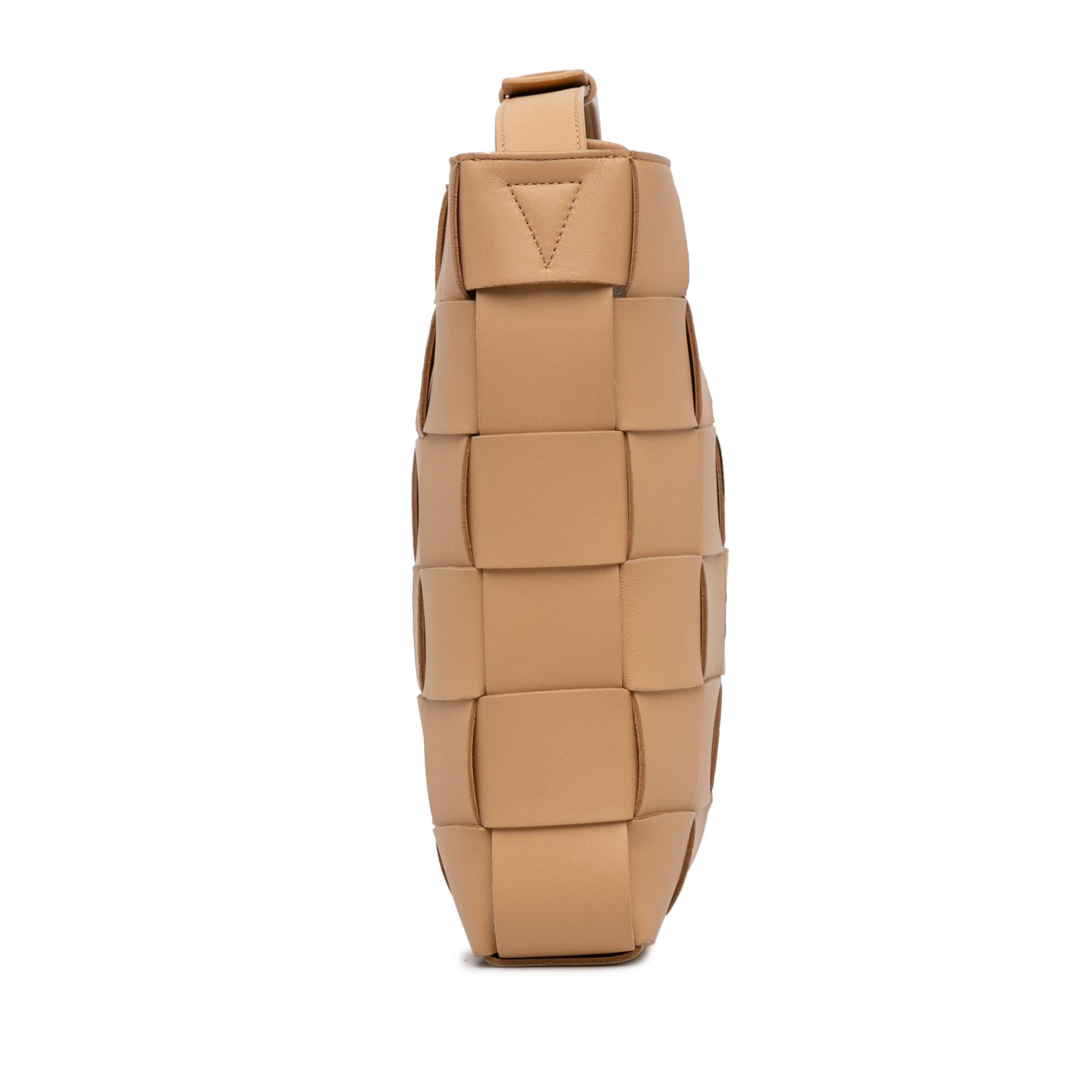 Bottega Veneta Intrecciato Cassette Crossbody Bag (SHG-QUNXui)