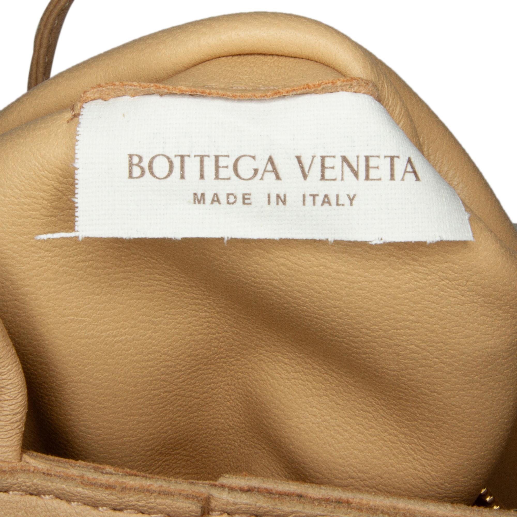 Bottega Veneta Intrecciato Cassette Crossbody Bag (SHG-QUNXui)