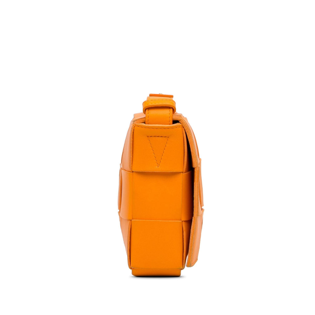 Bottega Veneta Intrecciato Cassette Crossbody (SHG-amYAIV)
