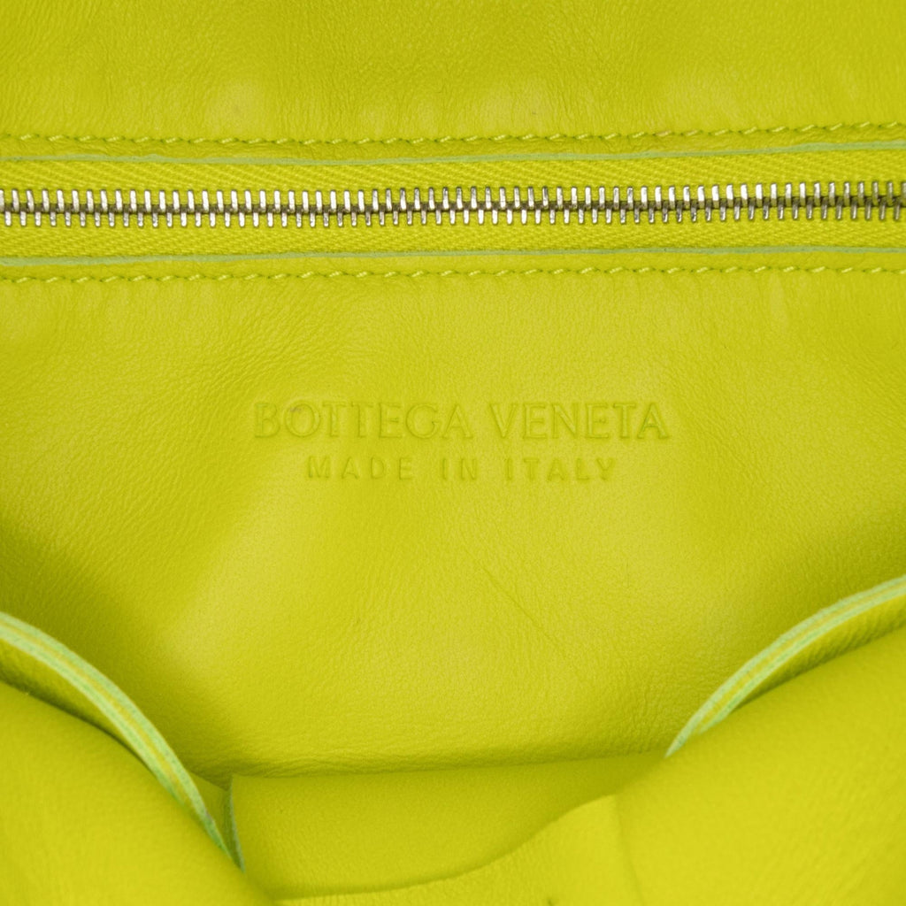 Bottega Veneta Intrecciato Cassette Crossbody (SHG-0qIG2c)