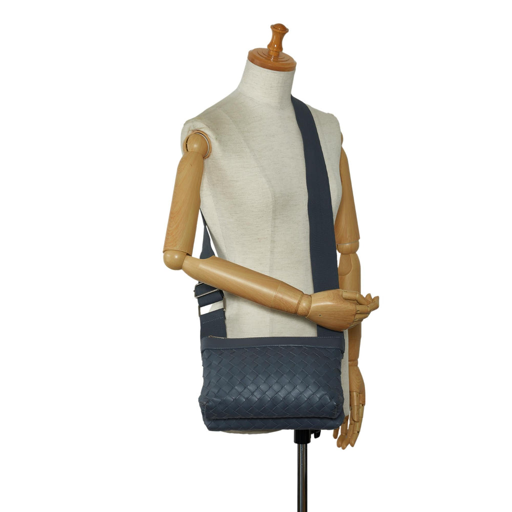 Bottega Veneta Intrecciato Duo Crossbody Bag (SHG-XOEqqw)