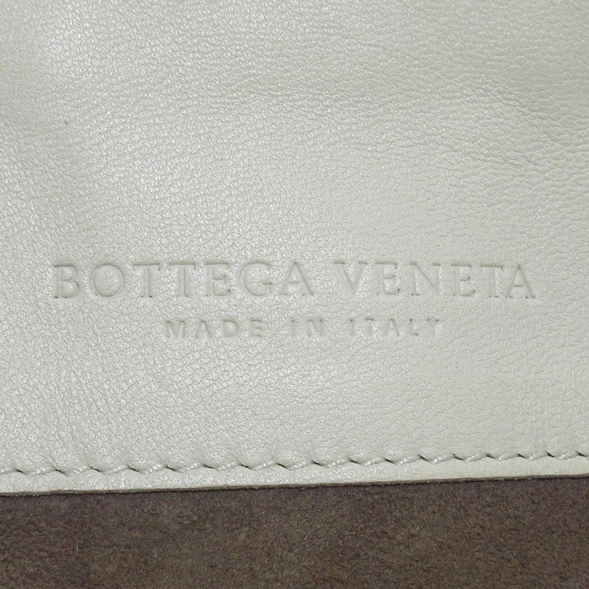 Bottega Veneta Intrecciato Flap Crossbody Bag (SHG-wEXfxE)