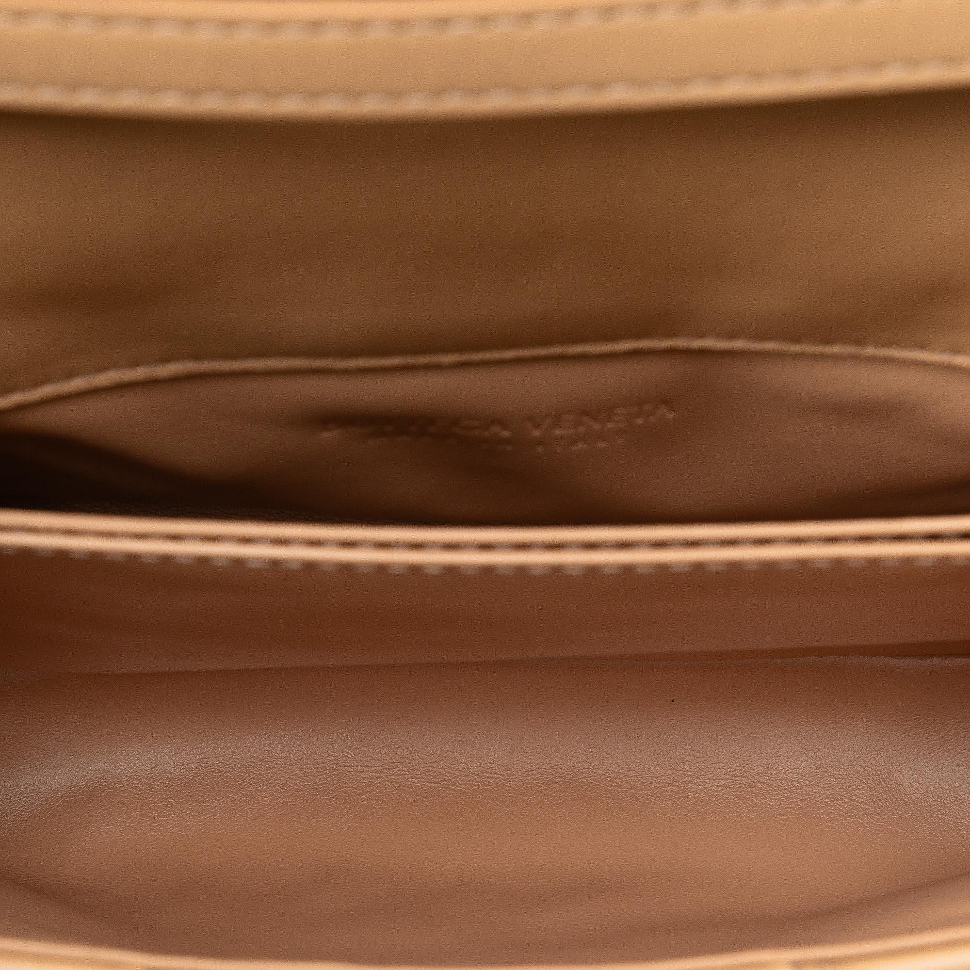 Bottega Veneta Intrecciato Flap Crossbody Bag (SHG-zM1bxm)