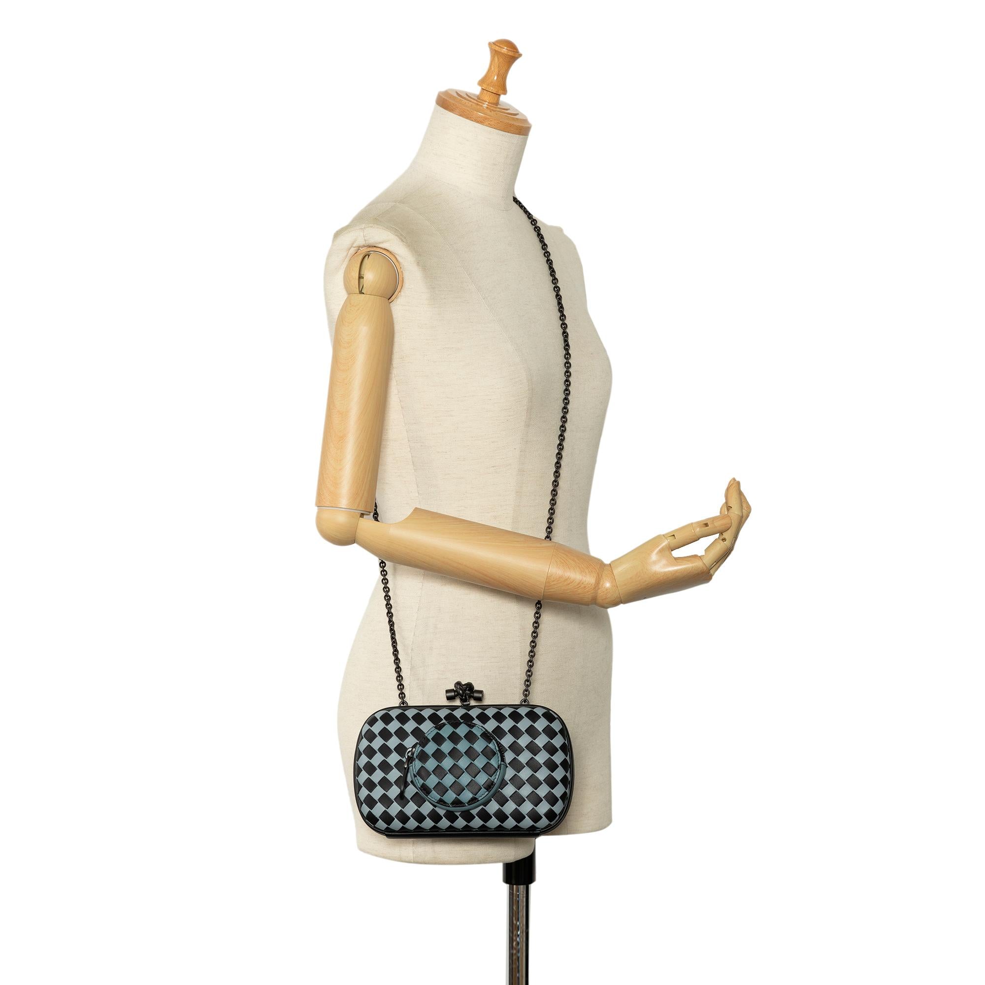 Bottega Veneta Intrecciato Knot Clutch (SHG-C92NFH)