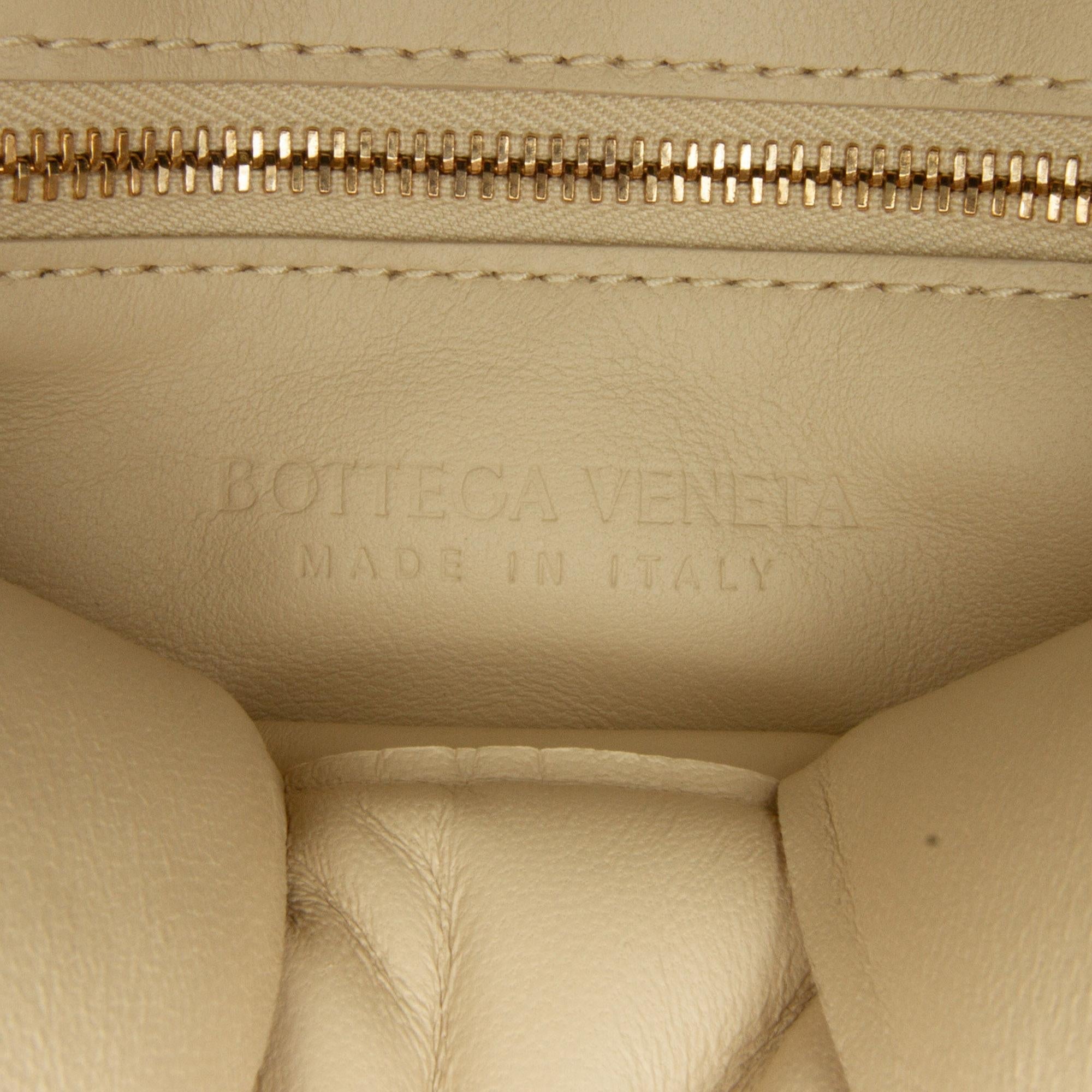 Bottega Veneta Intrecciato Lambskin Padded Chain Cassette (SHG-hg8jMi)