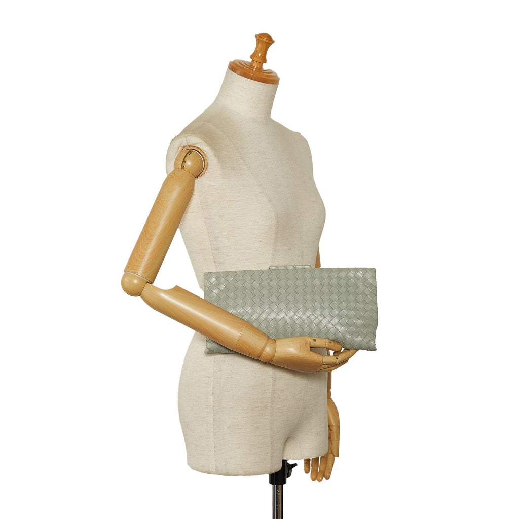 Bottega Veneta Intrecciato Leather Clutch Bag (SHG-yflJnS)