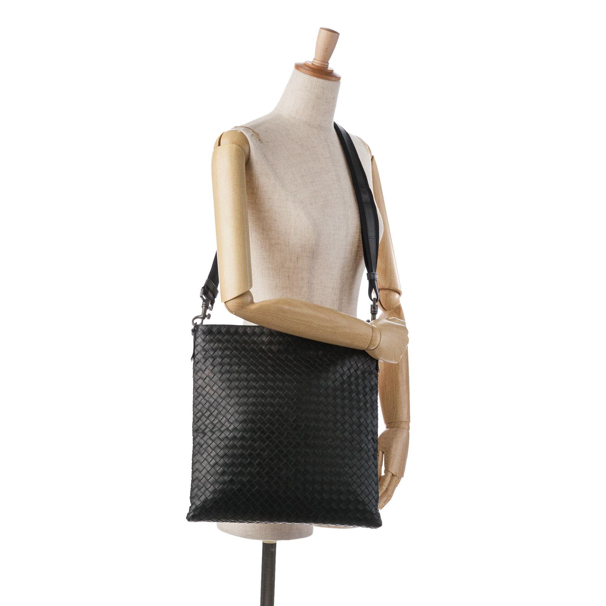 Bottega Veneta Intrecciato Leather Crossbody (SHG-JkWEtR)