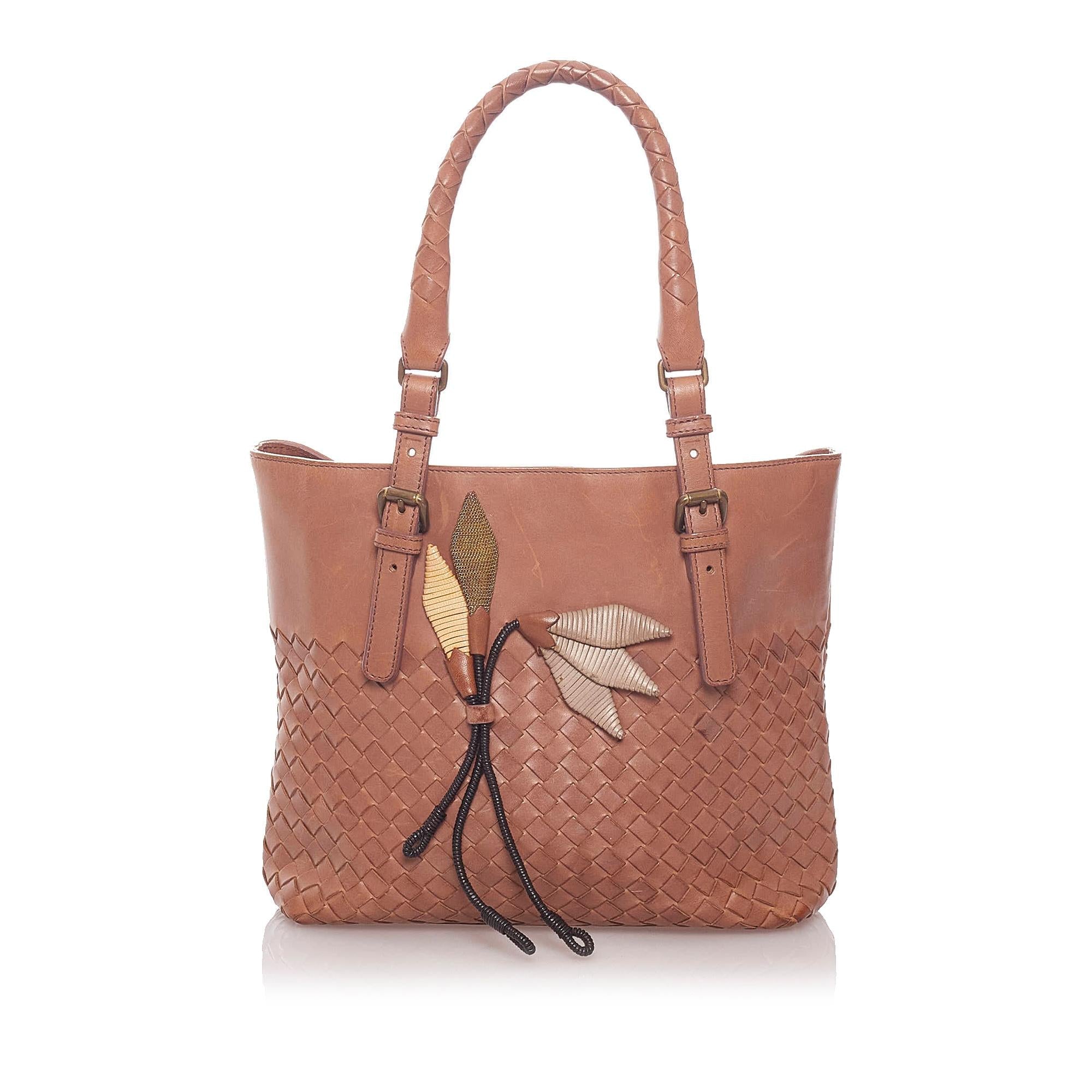 Bottega Veneta Intrecciato Leather Handbag (SHG-hCUFvY)