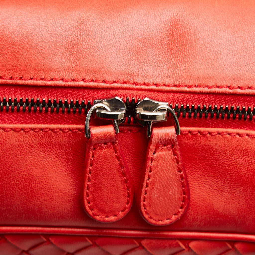 Bottega Veneta Intrecciato Leather Handbag (SHG-zq3CGg)