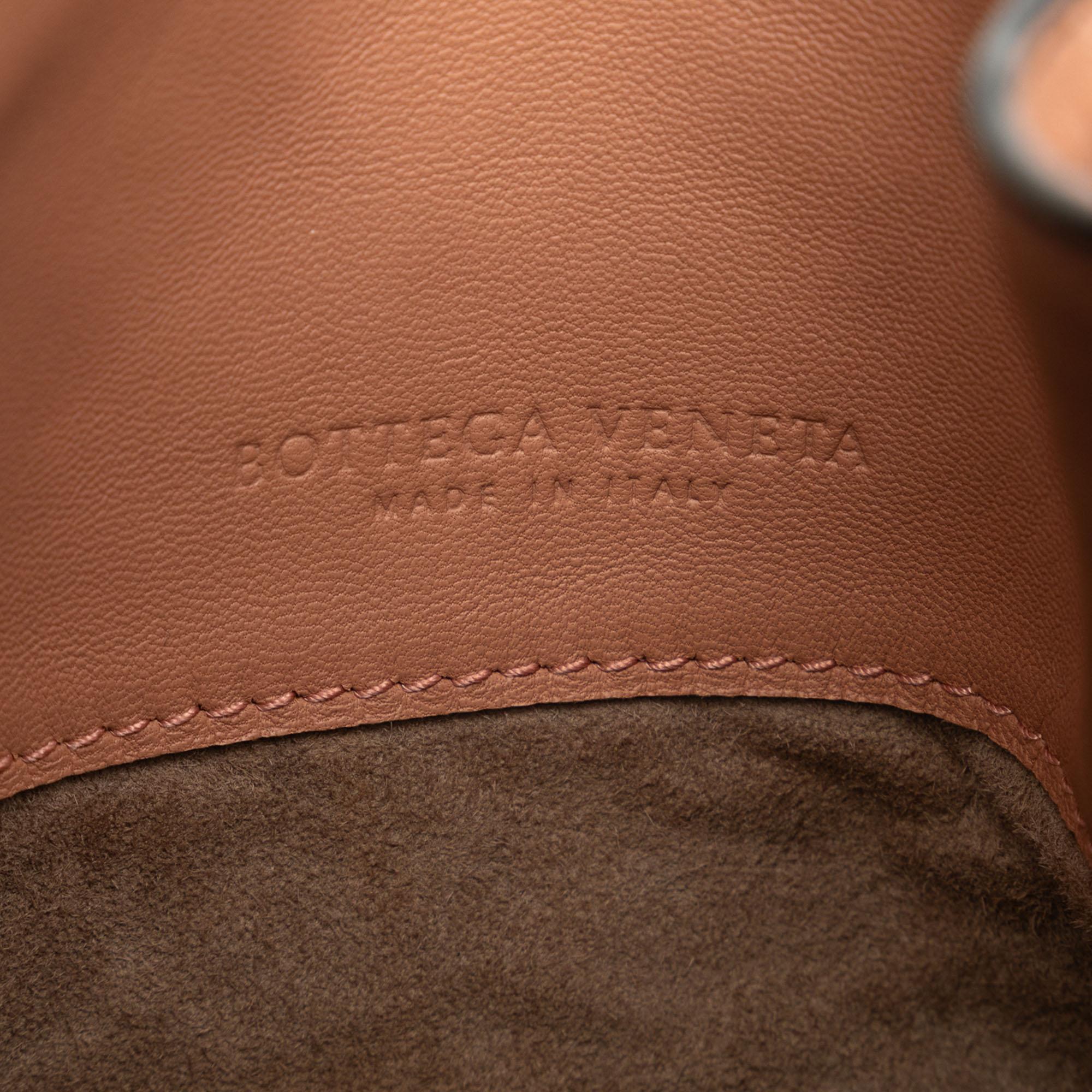 Bottega Veneta Intrecciato Loop Hobo Bag (SHG-v7SHR5)