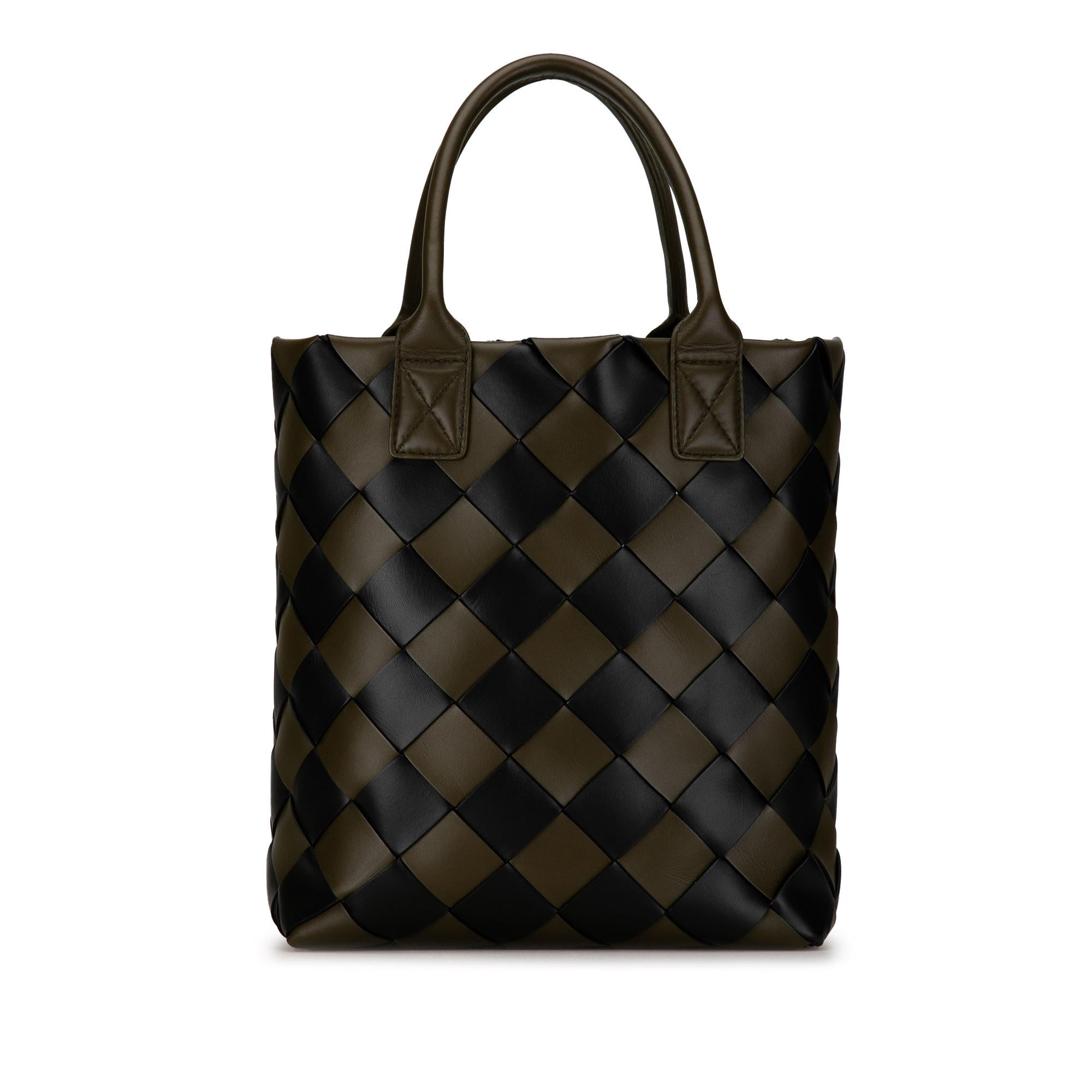 Bottega Veneta Intrecciato Maxi Cabat 30 Satchel (SHG-P7LX5h)
