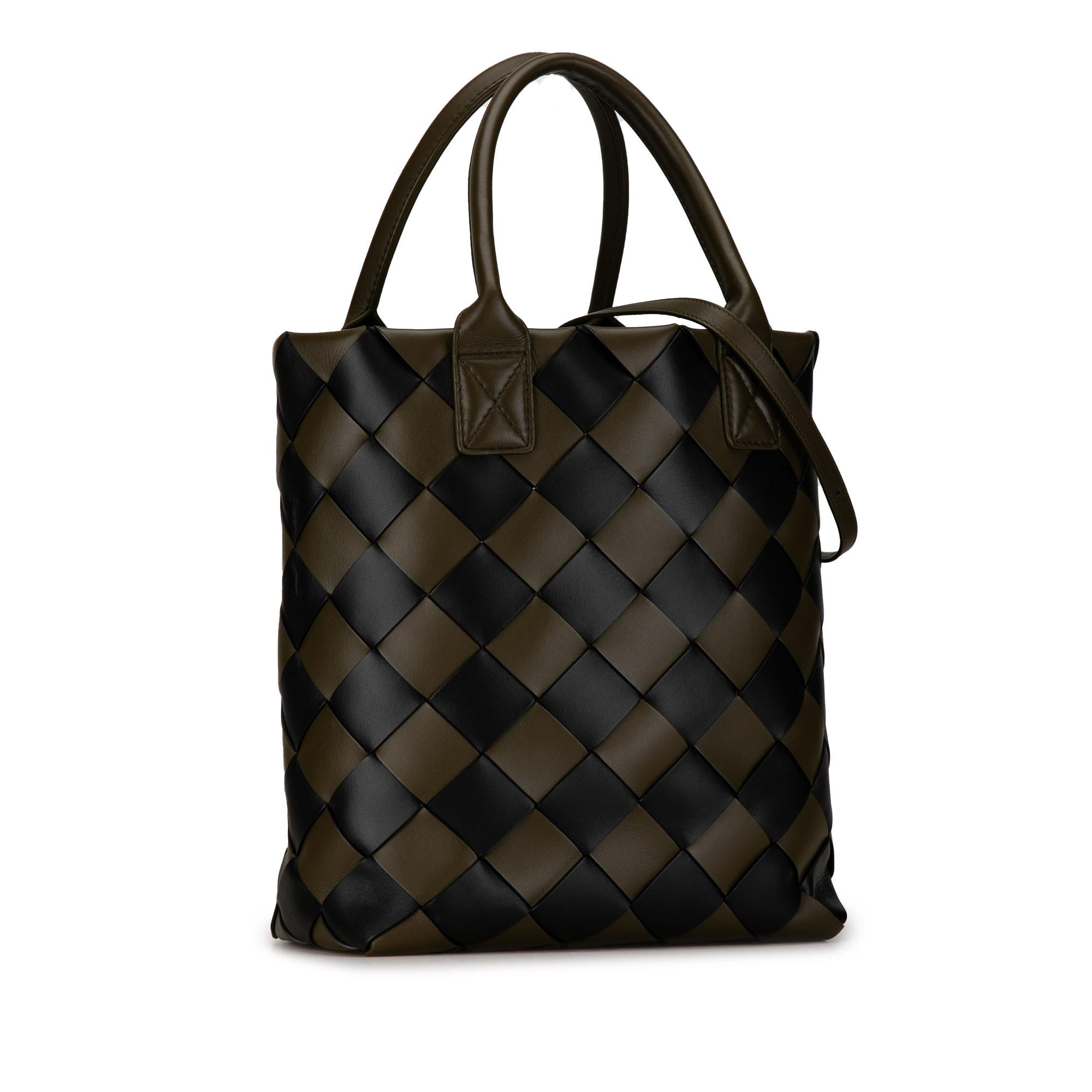 Bottega Veneta Intrecciato Maxi Cabat 30 Satchel (SHG-P7LX5h)