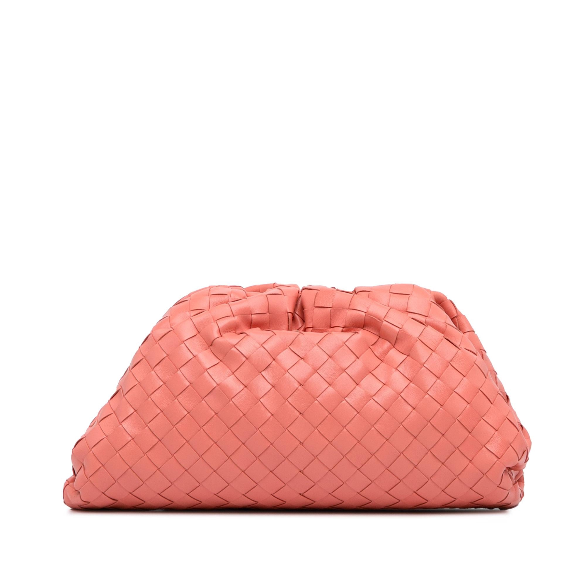 Bottega Veneta Intrecciato Maxi The Pouch (SHG-yVEbci)