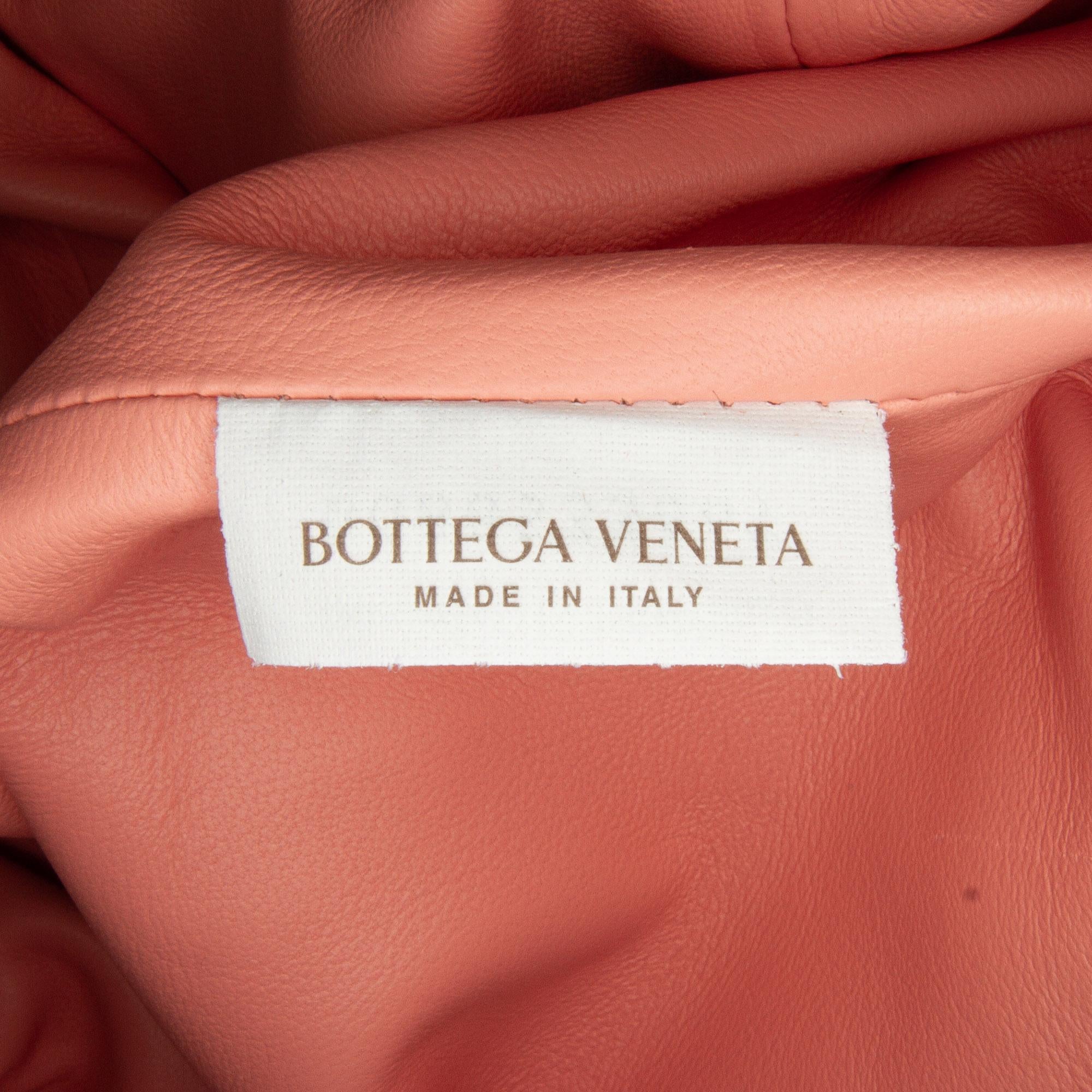 Bottega Veneta Intrecciato Maxi The Pouch (SHG-yVEbci)