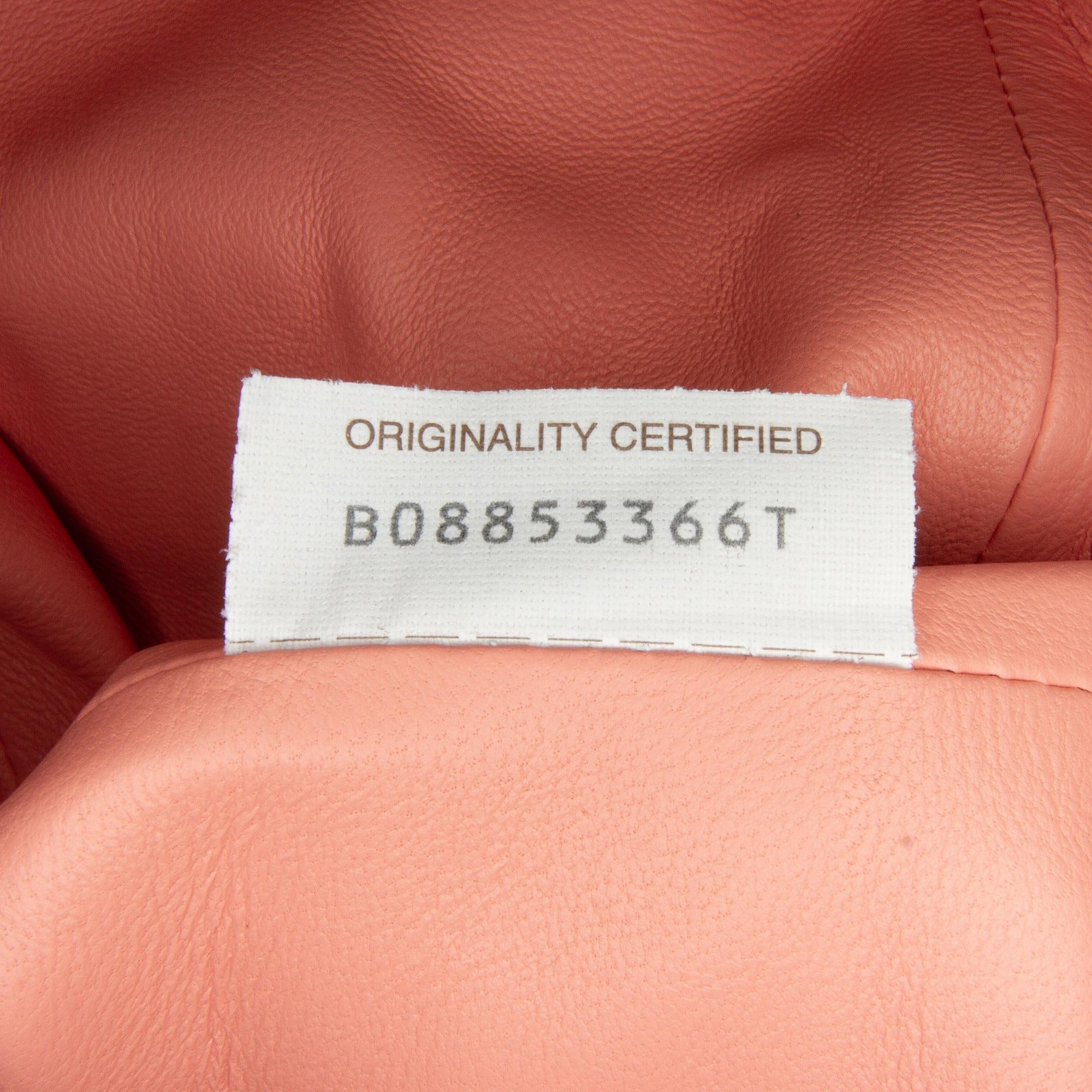 Bottega Veneta Intrecciato Maxi The Pouch (SHG-yVEbci)