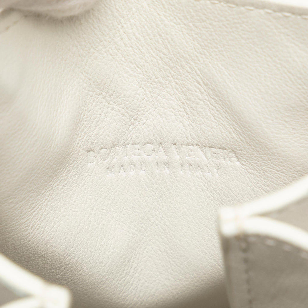 Bottega Veneta Intrecciato Mini Knot Bucket Bag (SHG-0GOSAm)