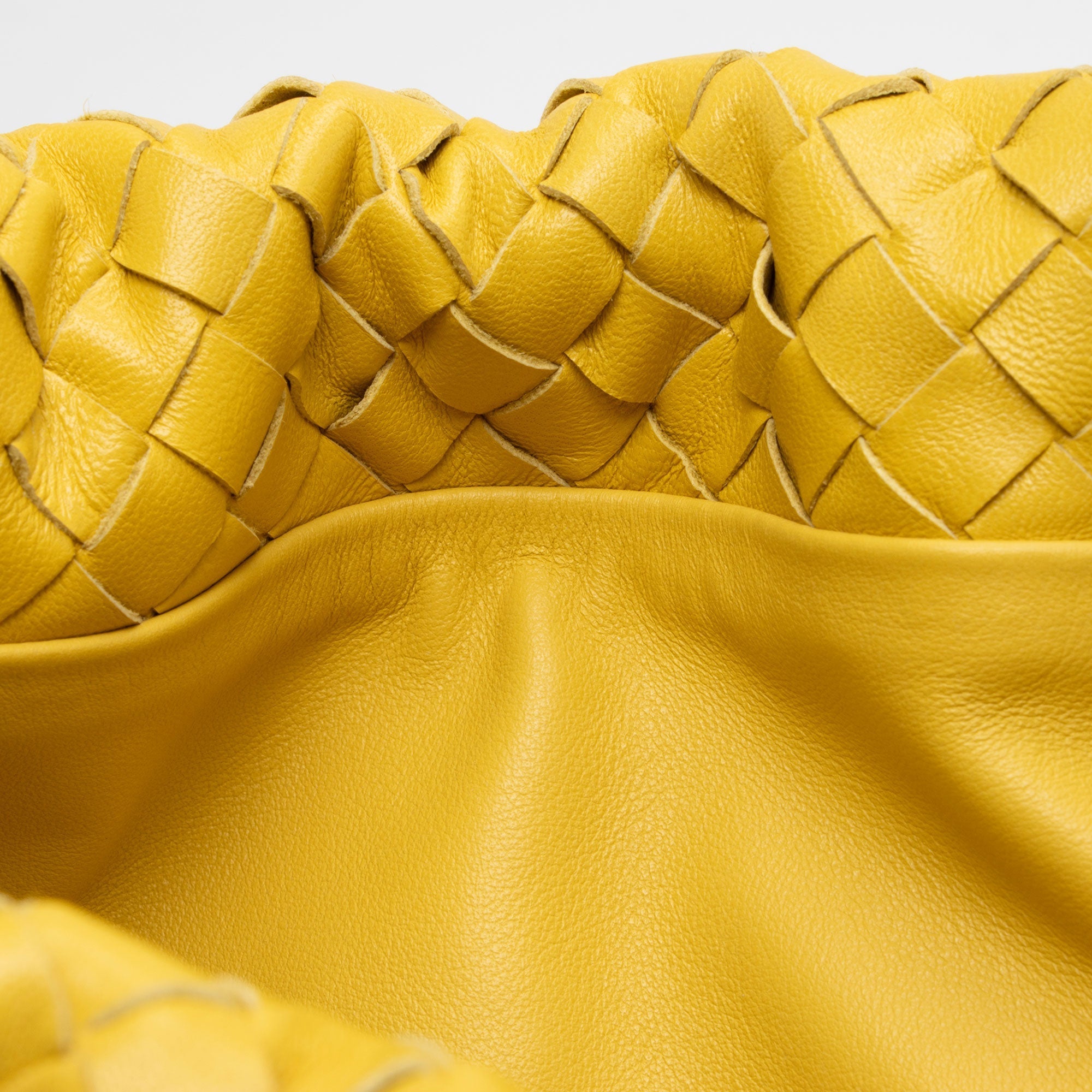 Bottega Veneta Intrecciato Nappa Bulb Shoulder Bag (SHF-0iUWsy)