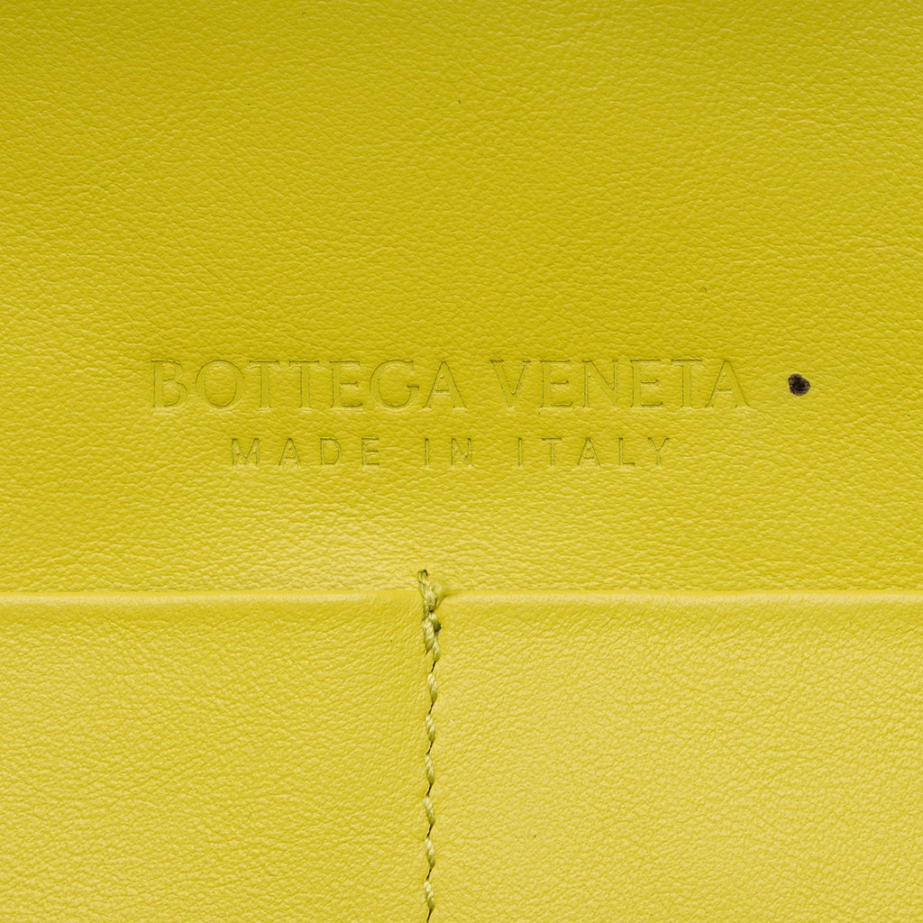 Bottega Veneta Intrecciato Nappa Clasp Document Case (SHF-7GVbuO)
