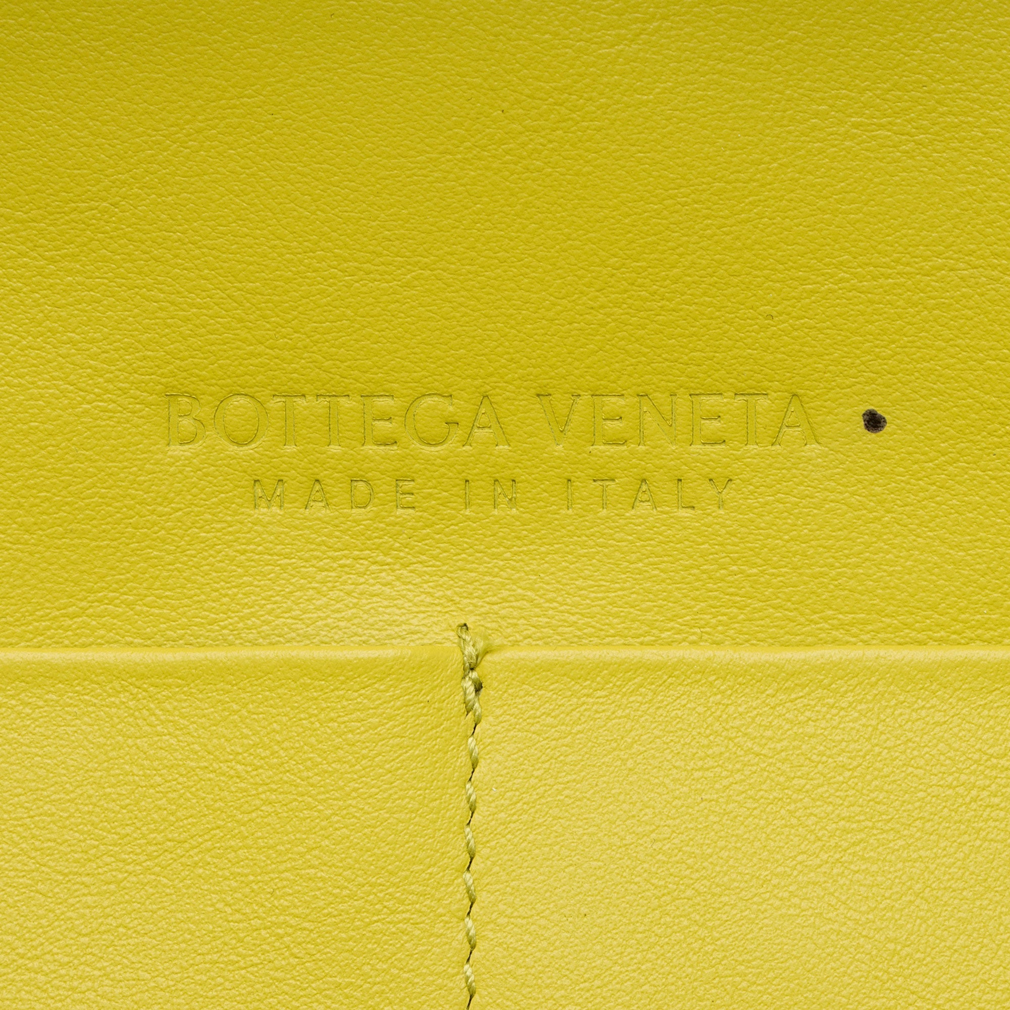 Bottega Veneta Intrecciato Nappa Clasp Document Case (SHF-7GVbuO)