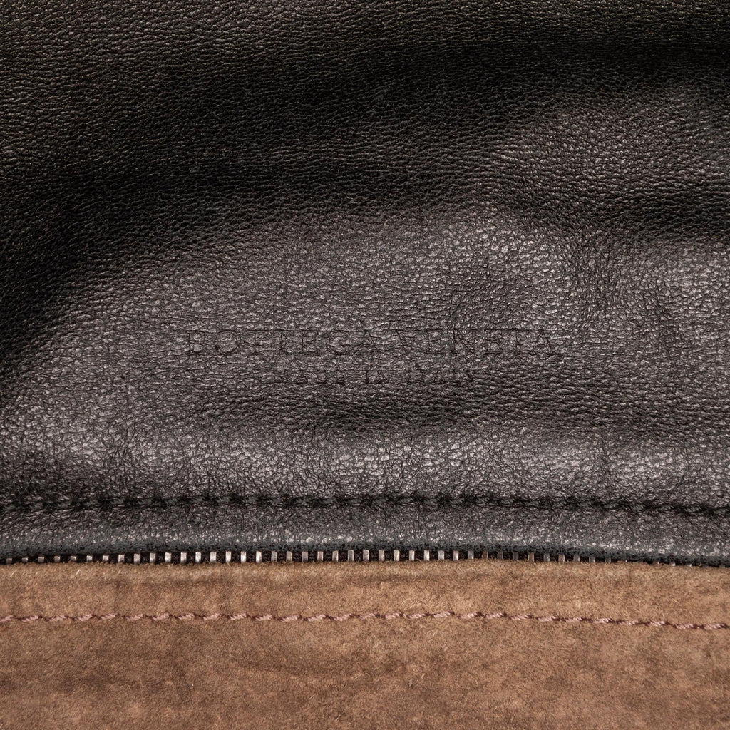 Bottega Veneta Intrecciato Nappa Crossbody Bag (SHG-neq37L)