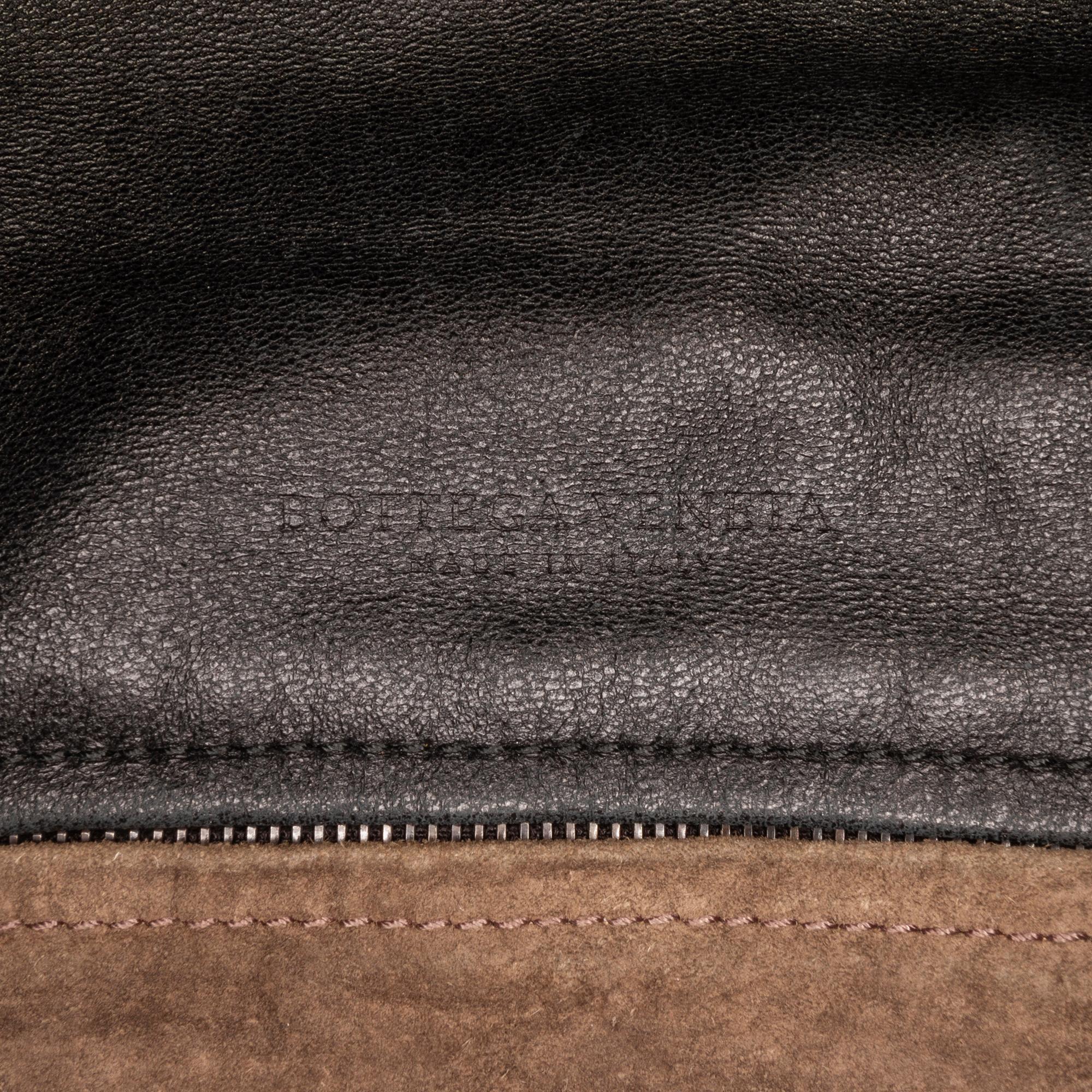 Bottega Veneta Intrecciato Nappa Crossbody Bag (SHG-neq37L)