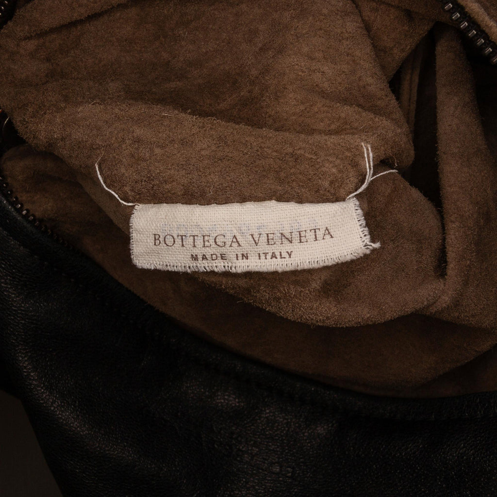 Bottega Veneta Intrecciato Nappa Crossbody Bag (SHG-neq37L)