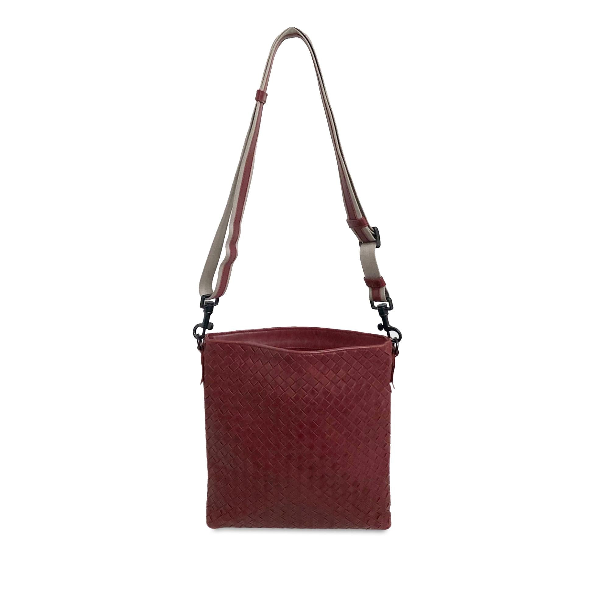 Bottega Veneta Intrecciato Nappa Flat Messenger Bag (SHG-EKQcMx)