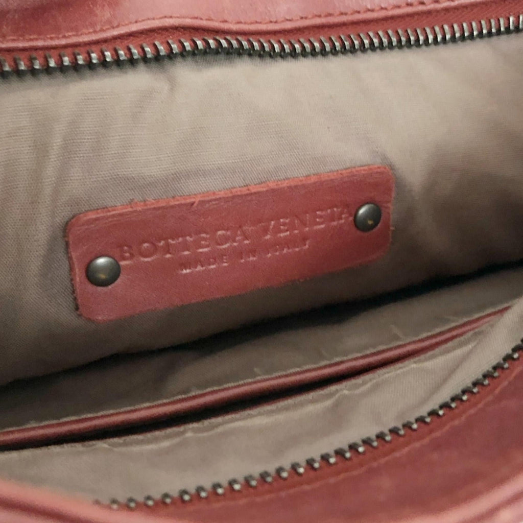 Bottega Veneta Intrecciato Nappa Flat Messenger Bag (SHG-EKQcMx)