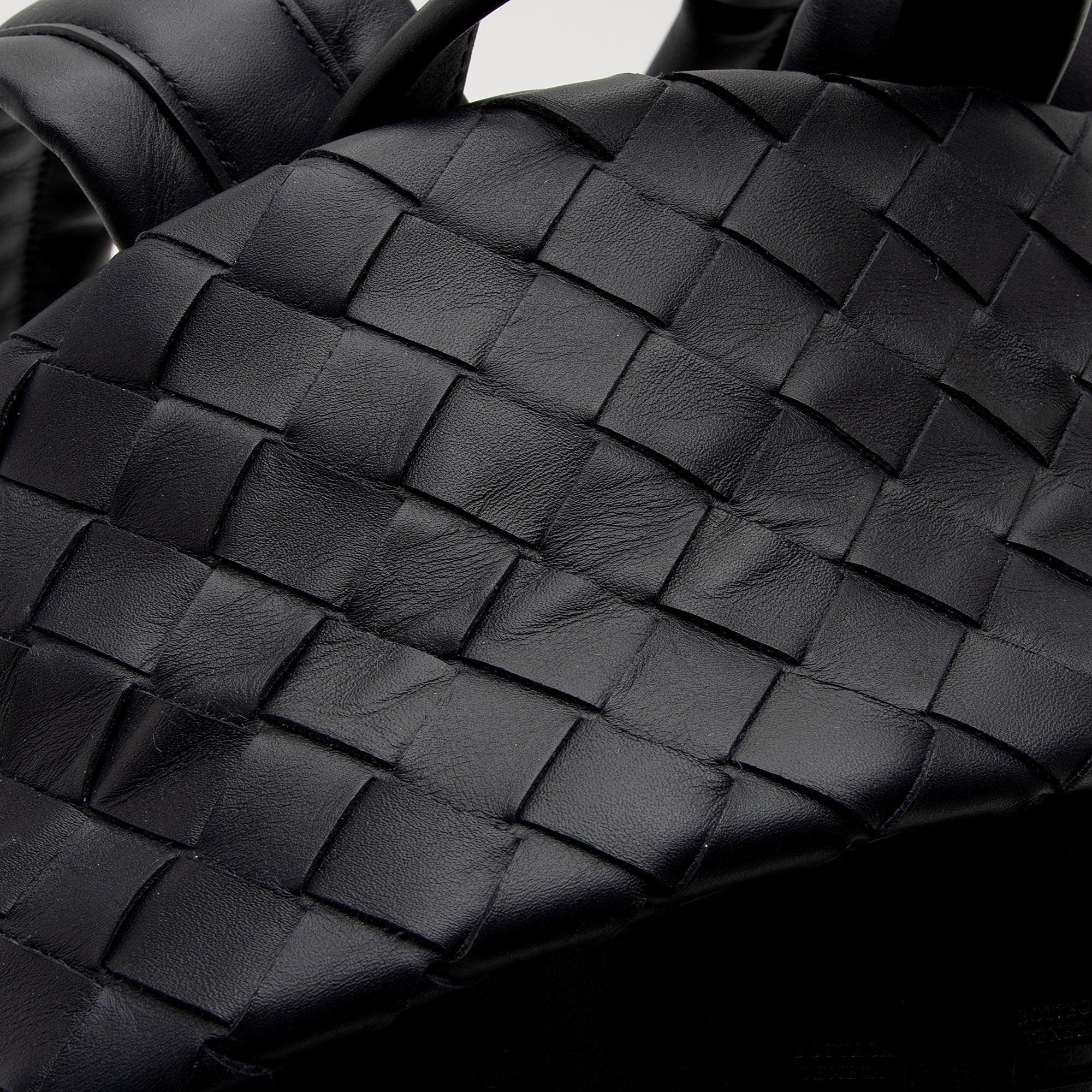 Bottega Veneta Intrecciato Nappa Front Pocket Medium Backpack (SHF-RpBOnW)